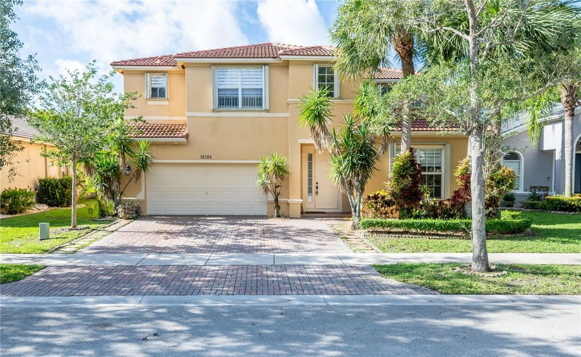 Foto de propiedad en 19364 S Whitewater Avenue, Weston, FL 33332 Weston con MLS# 