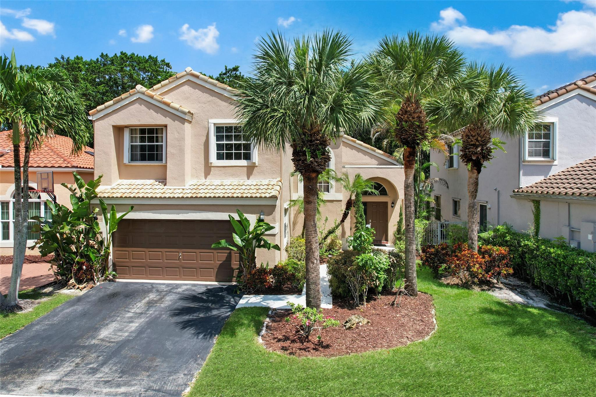 Foto de propiedad en 6625 NW 75th Place, Parkland, FL 33067 Parkland con MLS# 
