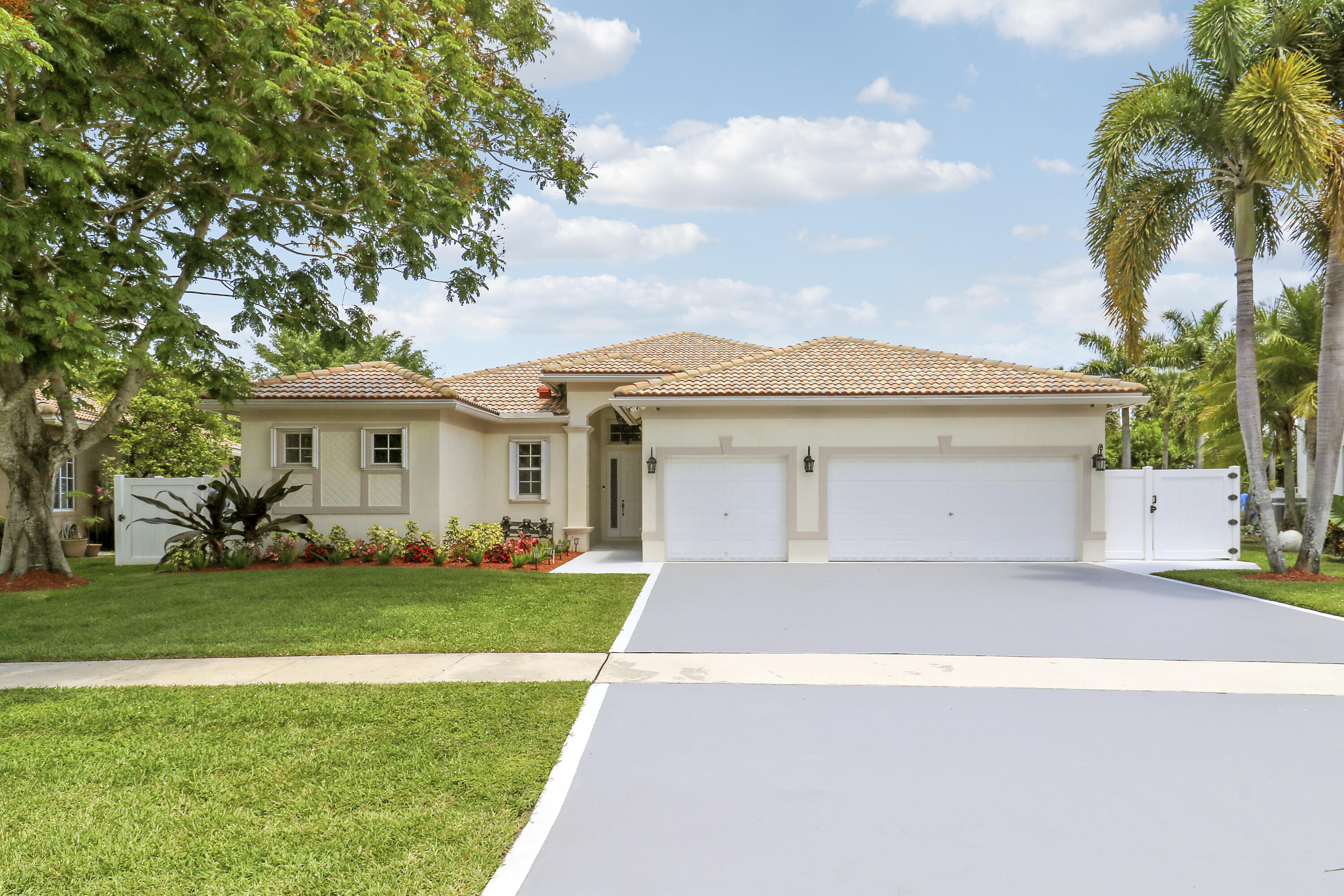 Foto de propiedad en 10075 Freesian Way, Lake Worth, FL 33449 Lake Worth con MLS# 