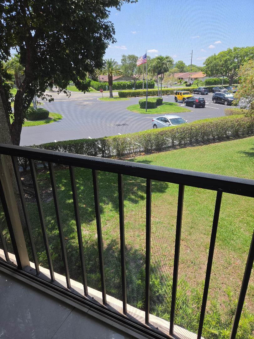 Foto de propiedad en 5310 Las Verdes Circle 220, Delray Beach, FL 33484 Delray Beach con MLS# 