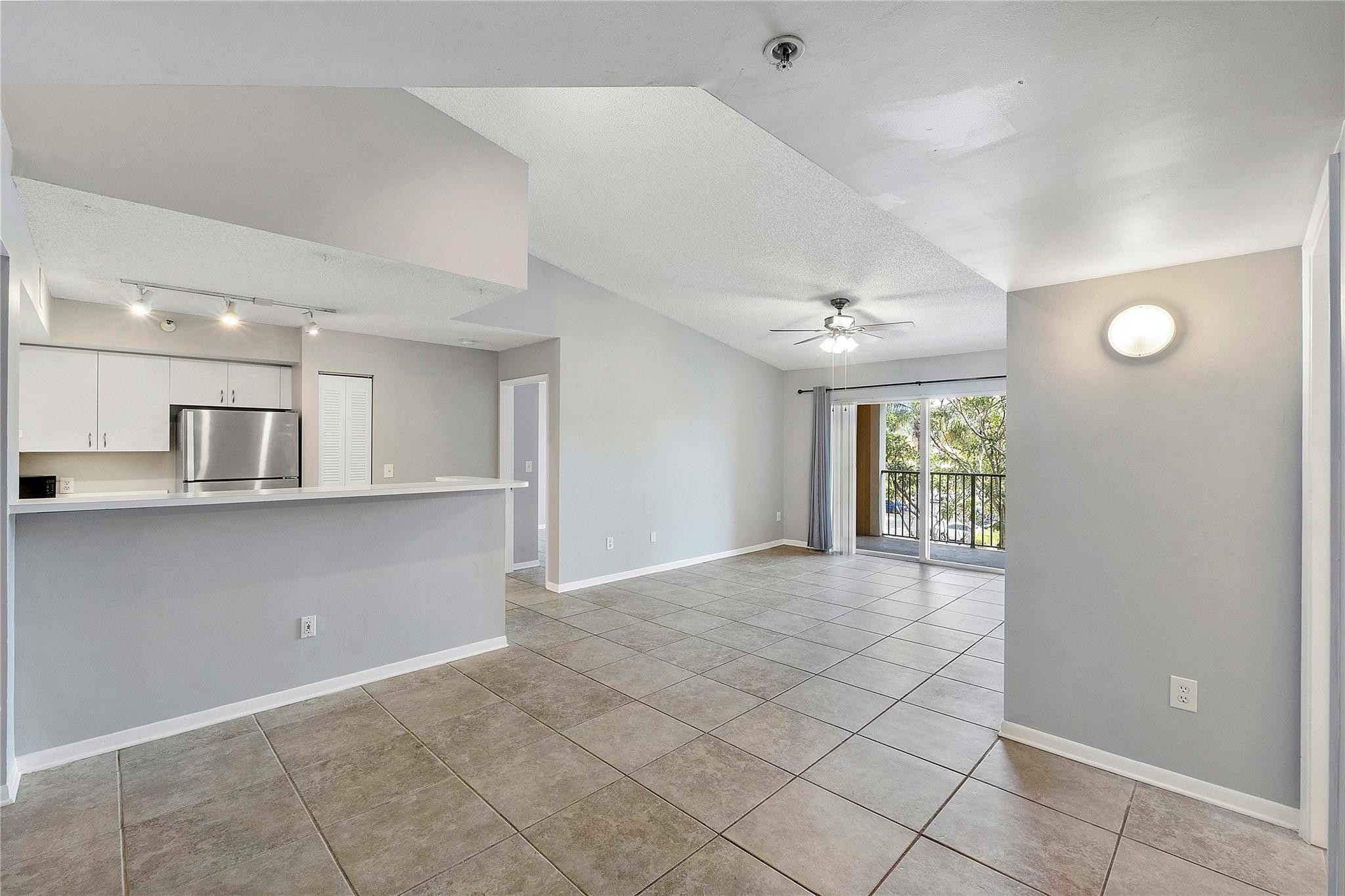 Foto de propiedad en 120 Yacht Club Way 305, Hypoluxo, FL 33462 Hypoluxo con MLS# 