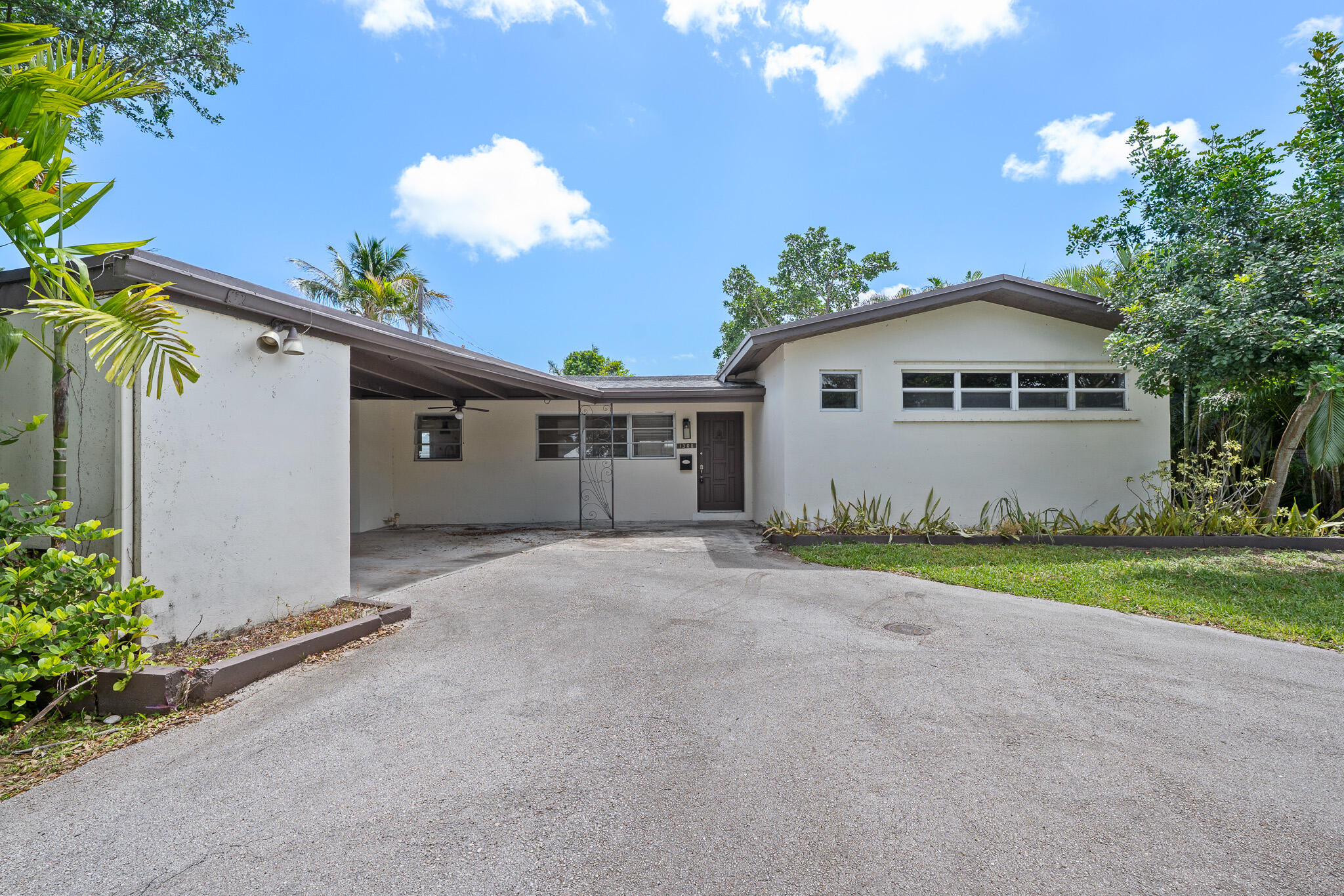 Foto de propiedad en 1308 SW 9th Avenue, Fort Lauderdale, FL 33315 Fort Lauderdale con MLS# 