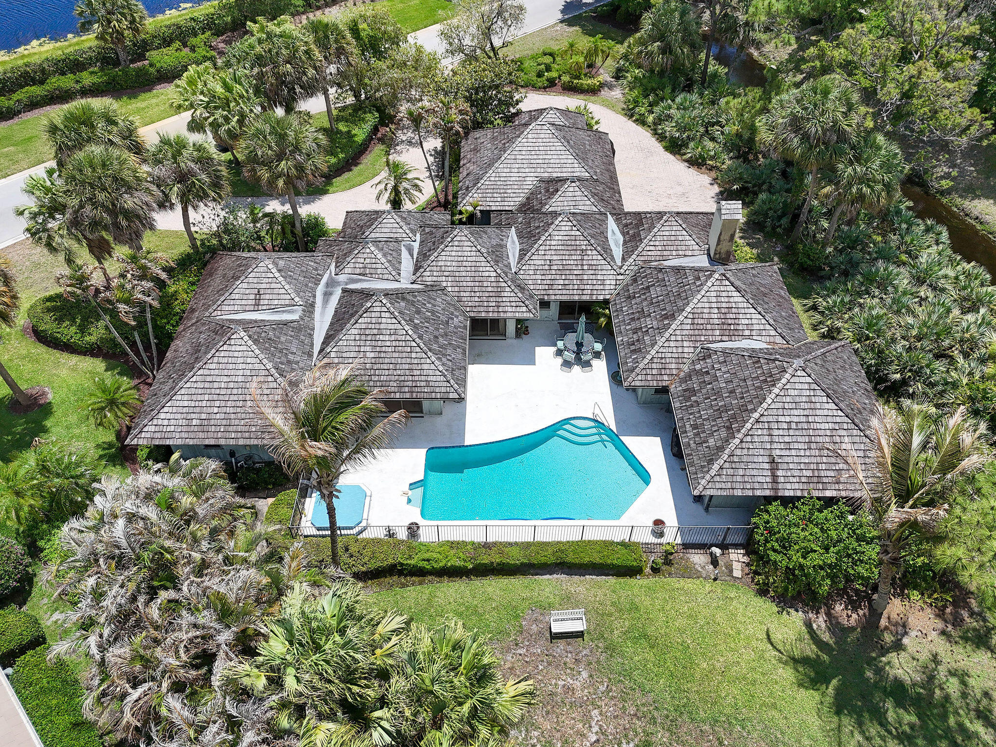 Foto de propiedad en 6980 SE Winged Foot Drive, Stuart, FL 34997 Stuart con MLS# 