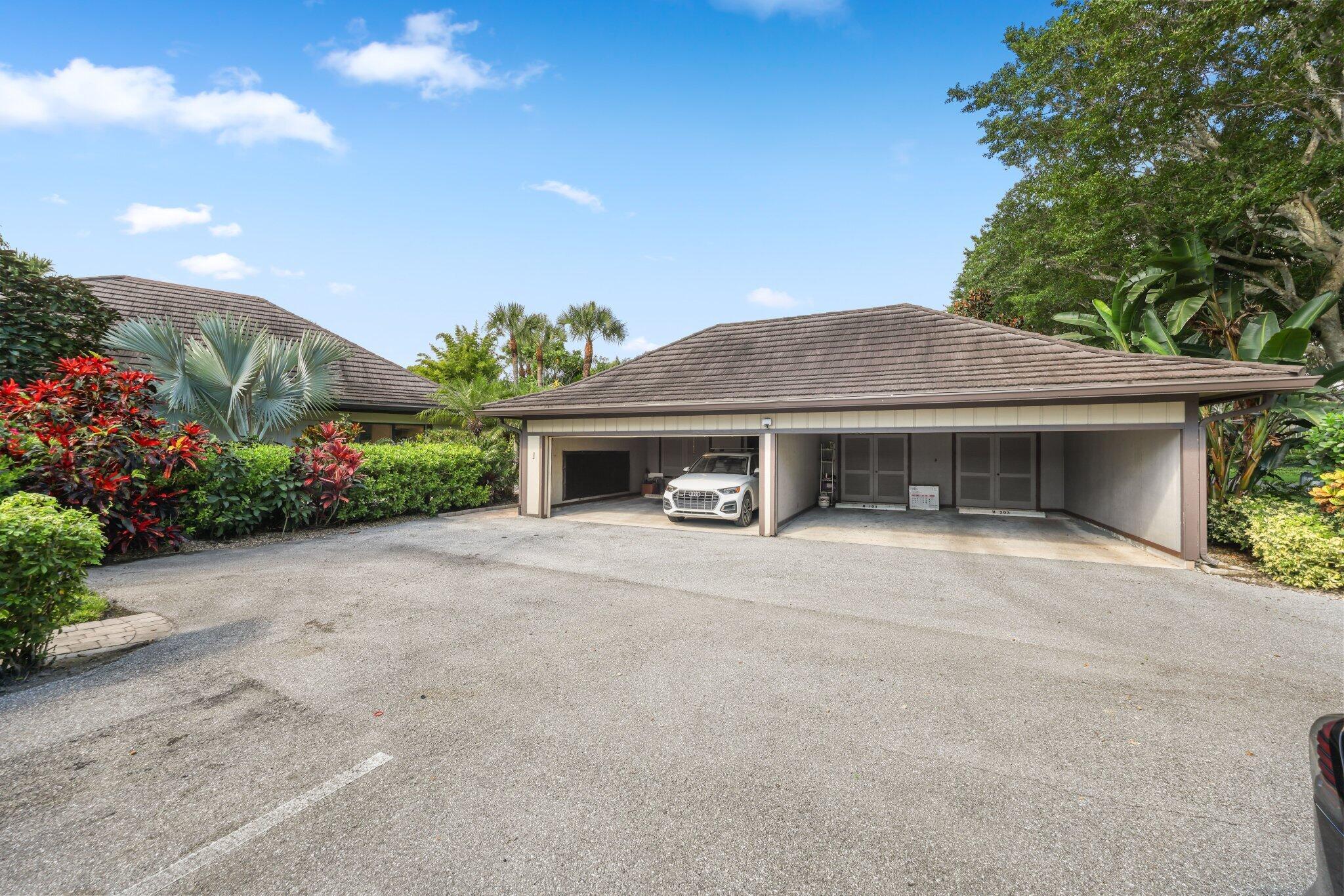 Foto de propiedad en 2835 Polo Island Drive H104, Wellington, FL 33414 Wellington con MLS# 
