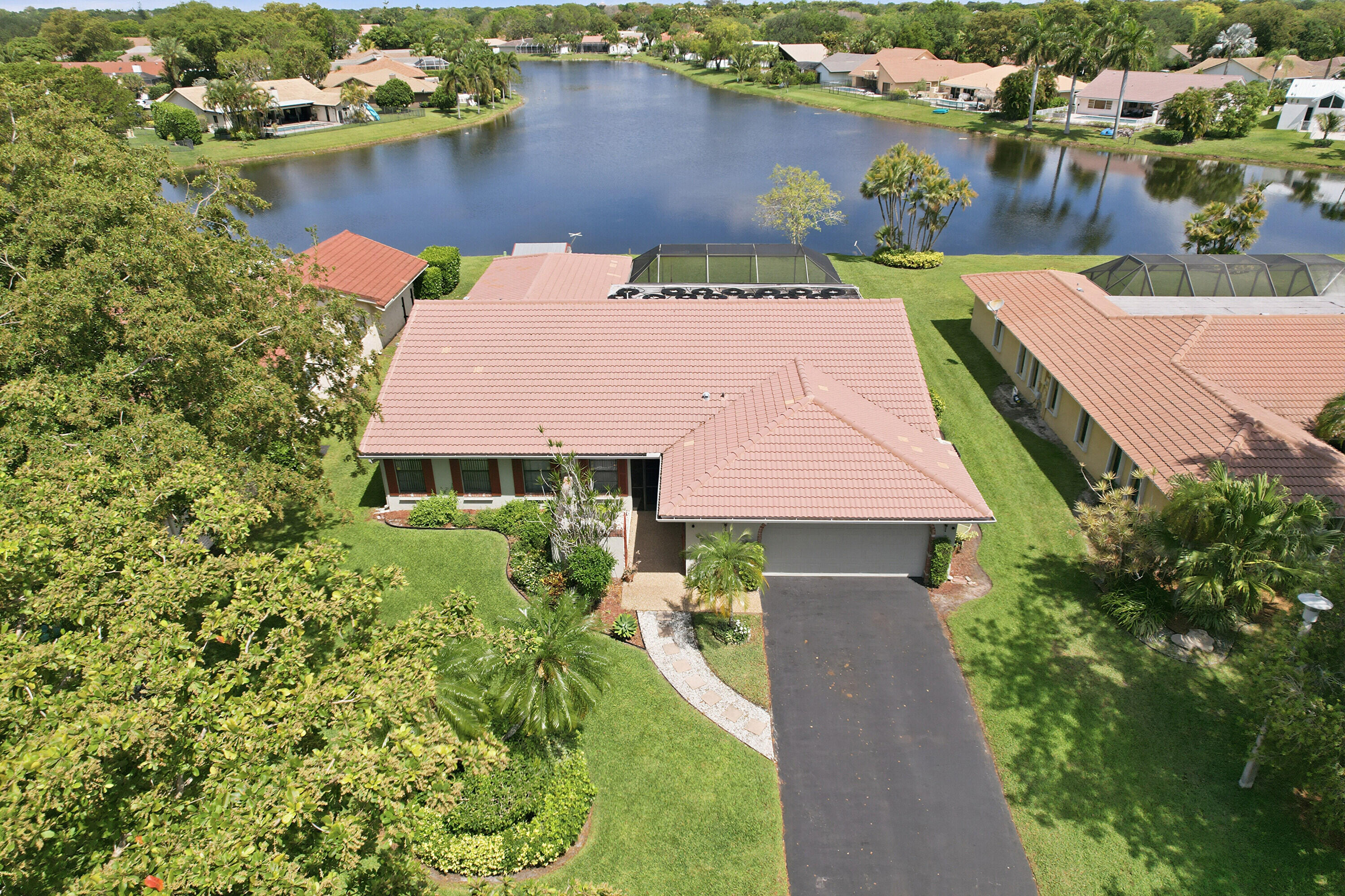 Foto de propiedad en 1042 NW 110th Lane, Coral Springs, FL 33071 Coral Springs con MLS# 
