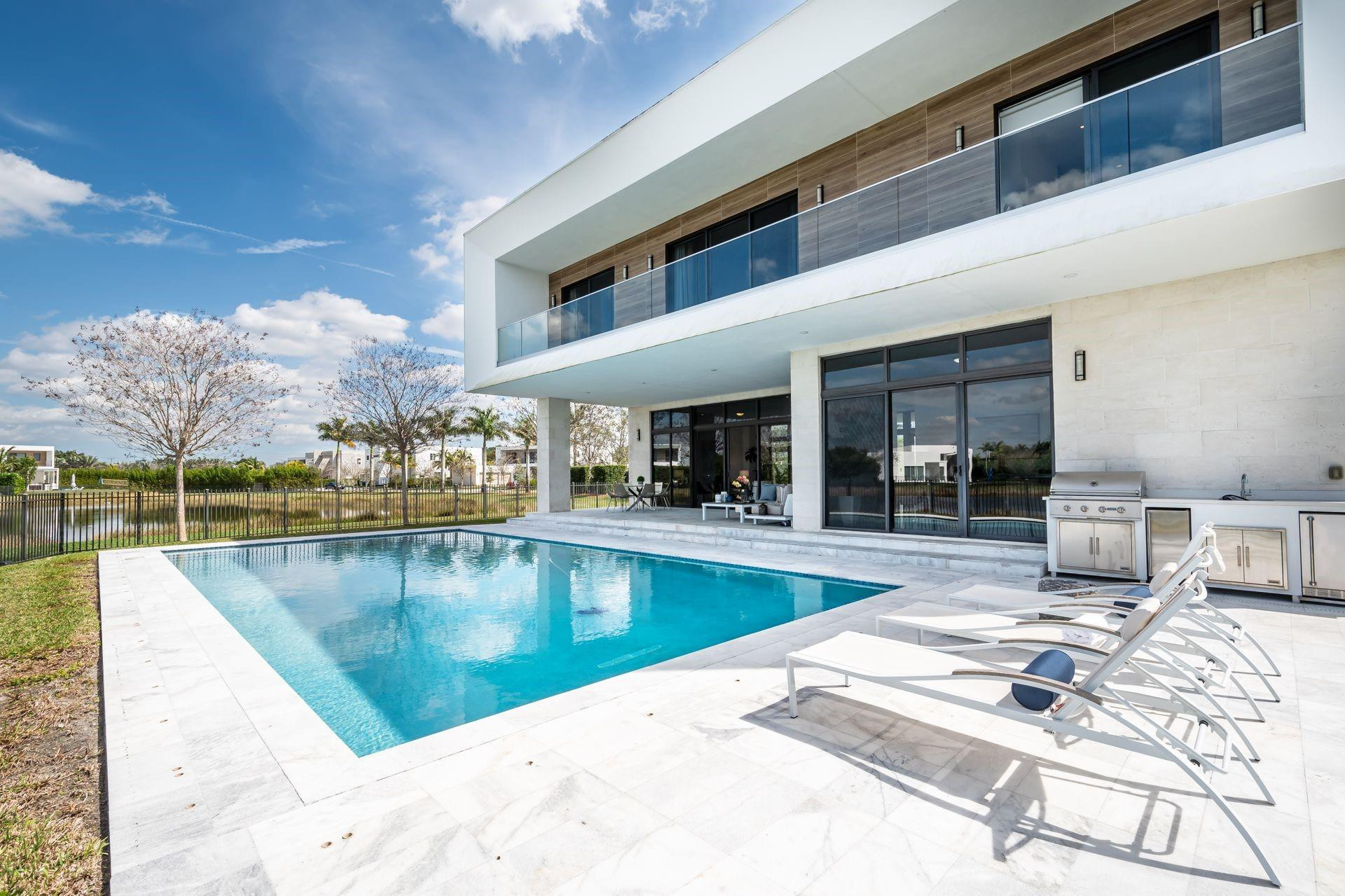 Foto de propiedad en 16553 Botaniko Drive S, Weston, FL 33326 Weston con MLS# 