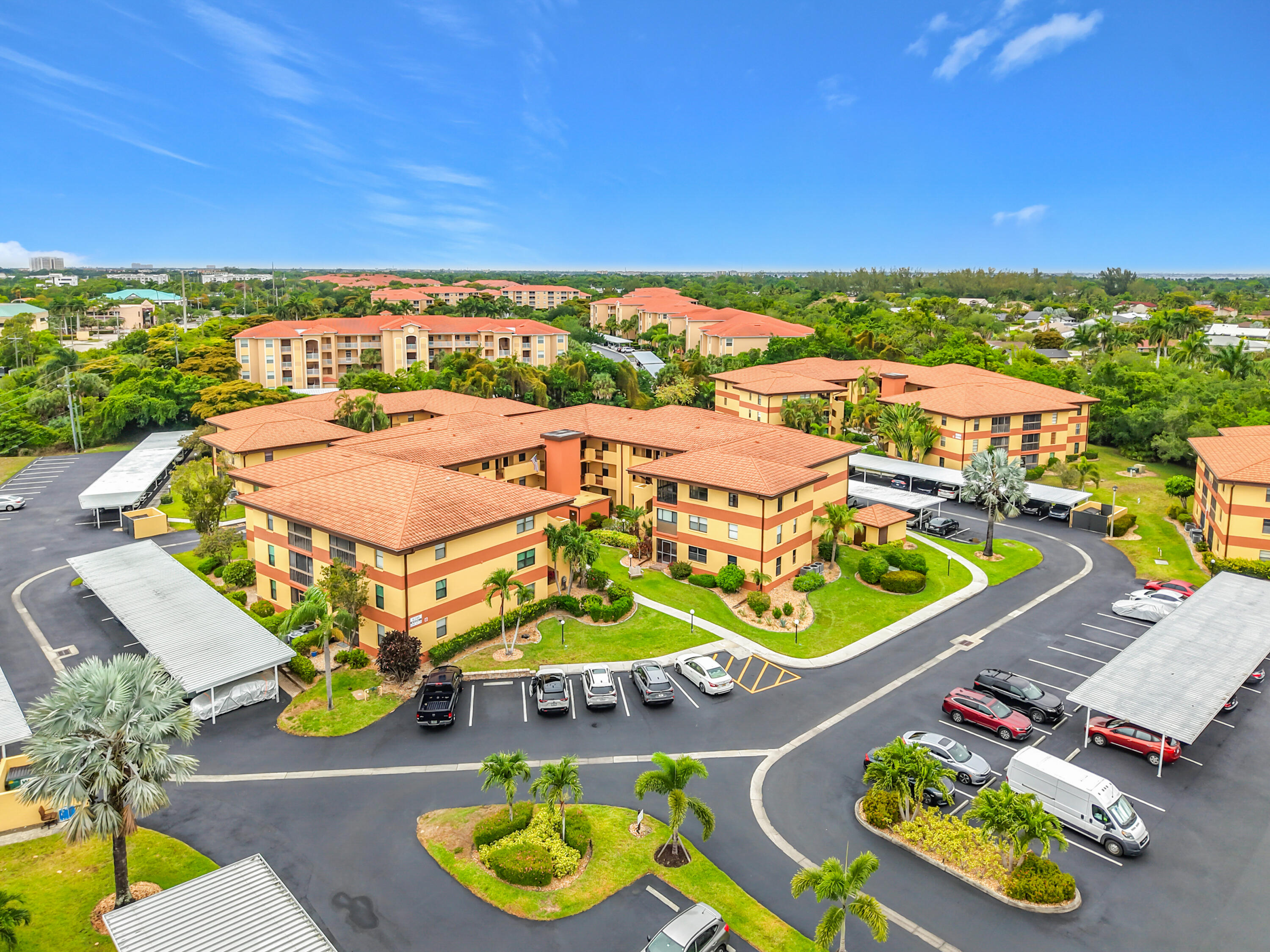 Foto de propiedad en 6146 Whiskey Creek Drive, Fort Myers, FL 33919 Fort Myers con MLS# 