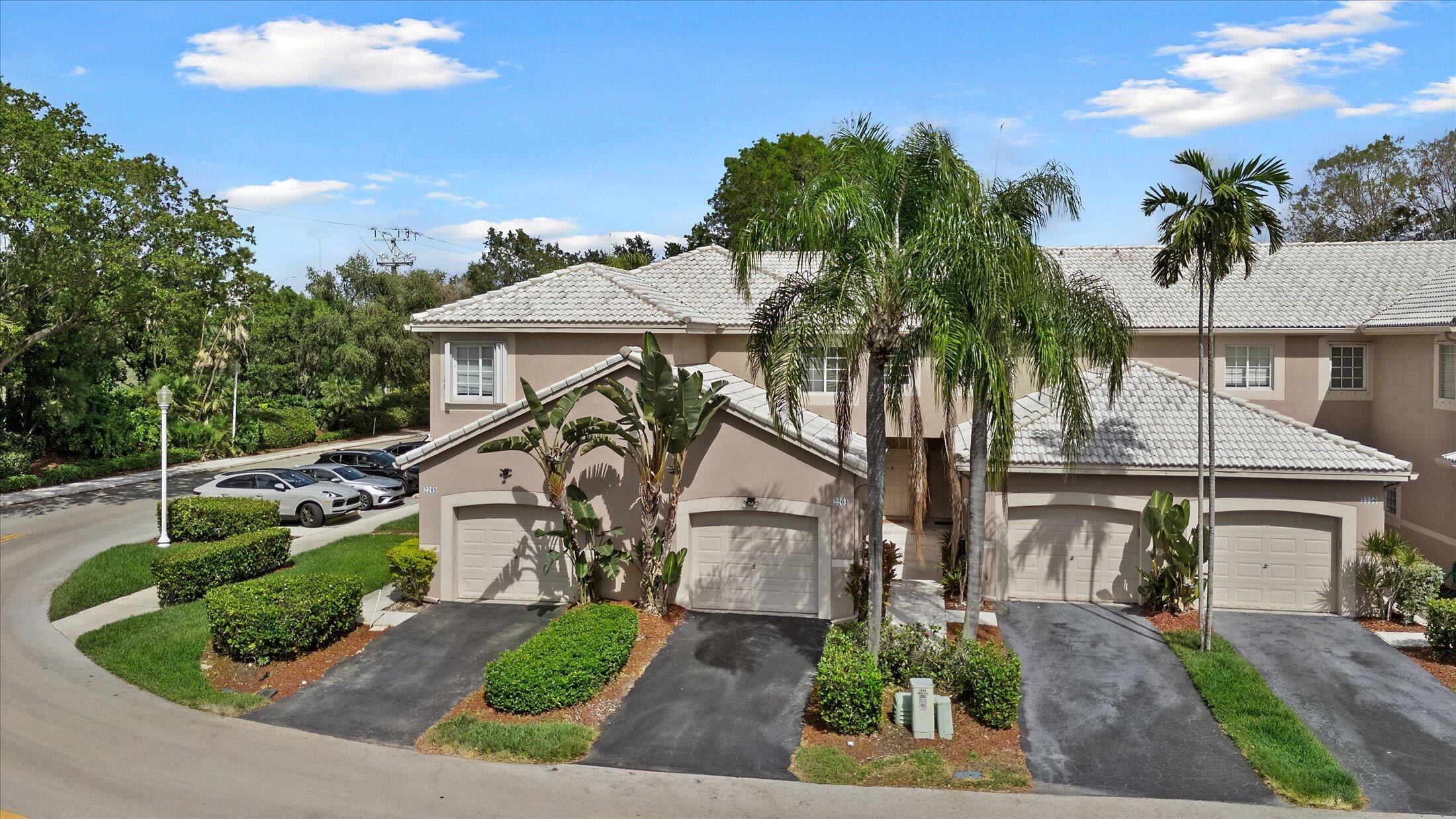 Foto de propiedad en 2264 Salerno Circle, Weston, FL 33327 Weston con MLS# 