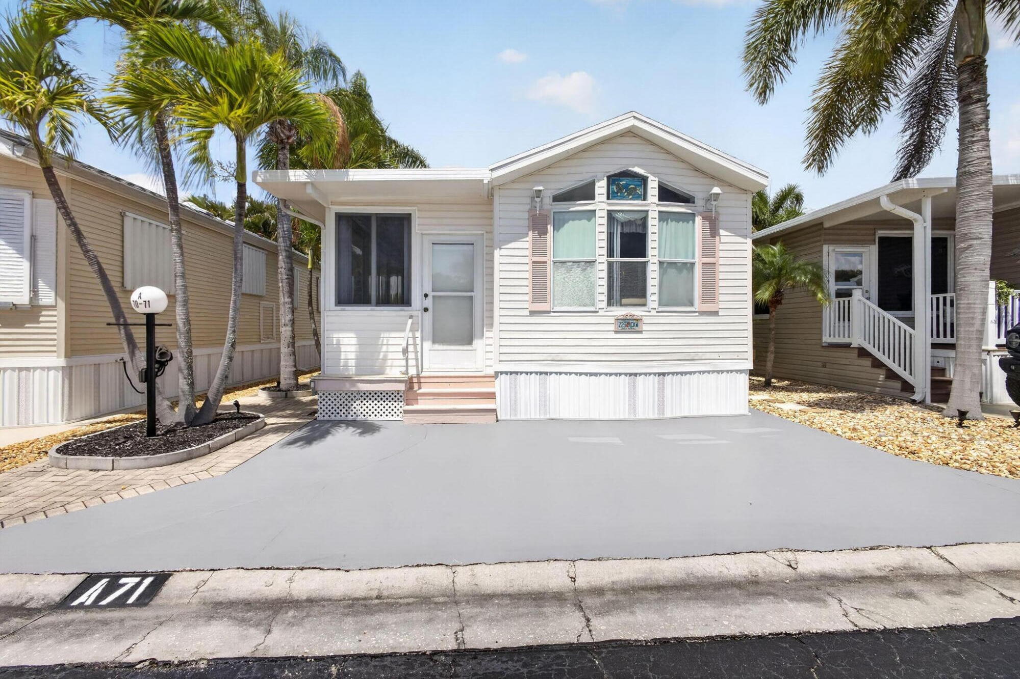 Foto de propiedad en 900 Juno Ocean Walk A71, Juno Beach, FL 33408 Juno Beach con MLS# 
