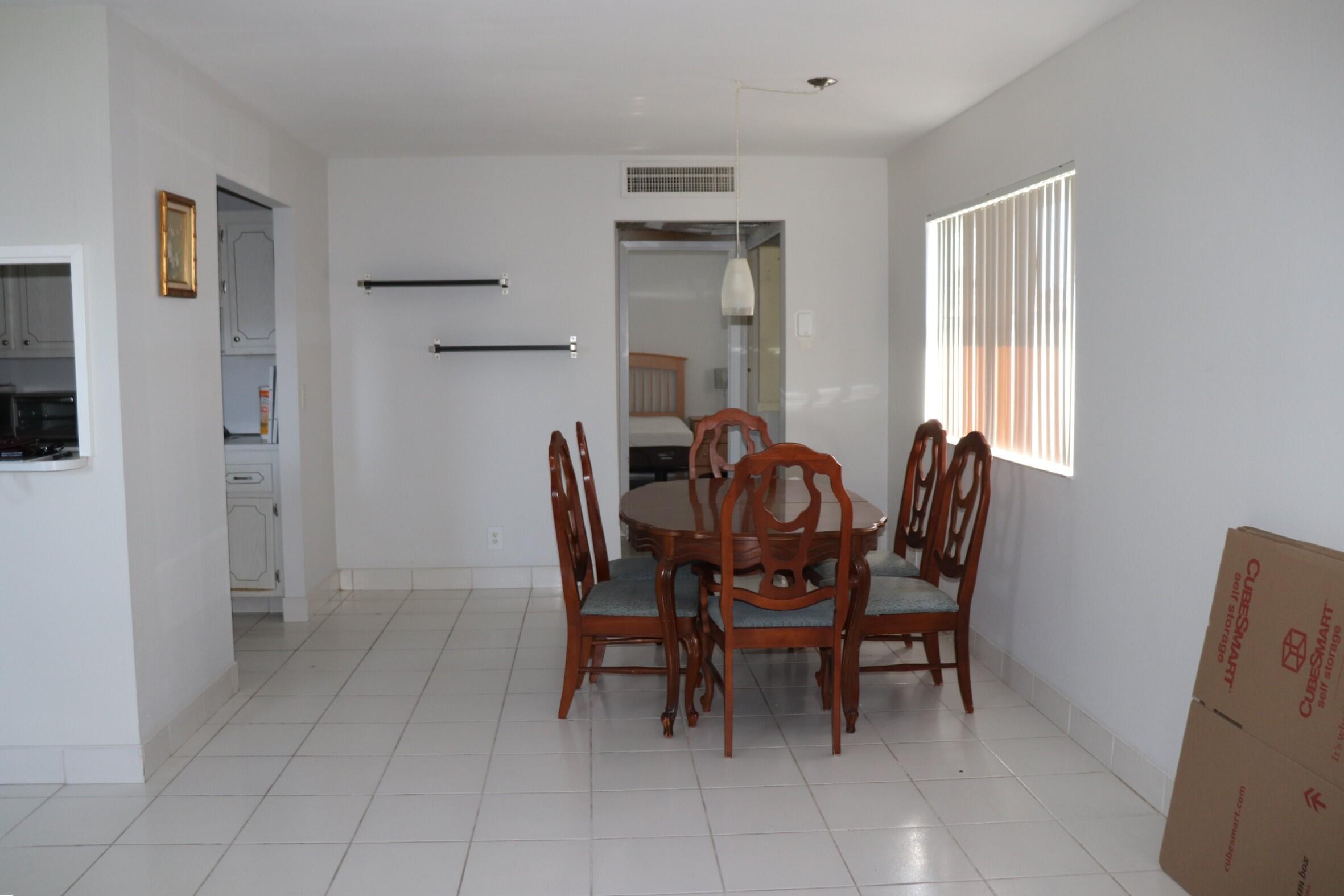 Foto de propiedad en 79 Brittany B, Delray Beach, FL 33446 Delray Beach con MLS# 