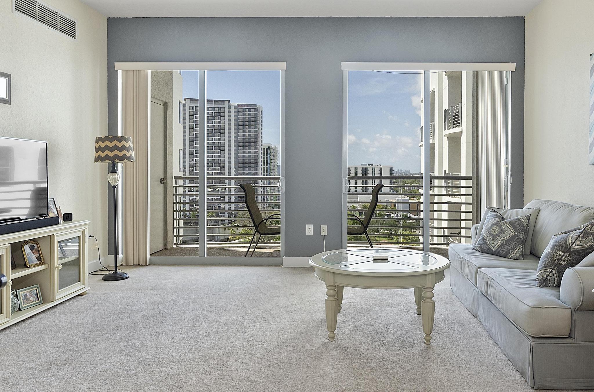 Foto de propiedad en 1830 Radius Drive 1219, Hollywood, FL 33020 Hollywood con MLS# 