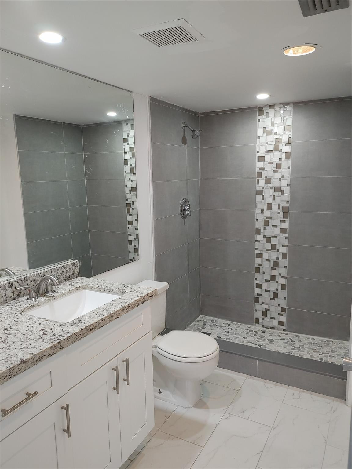 Foto de propiedad en 12900 SW 7th Court 410b, Pembroke Pines, FL 33027 Pembroke Pines con MLS# 