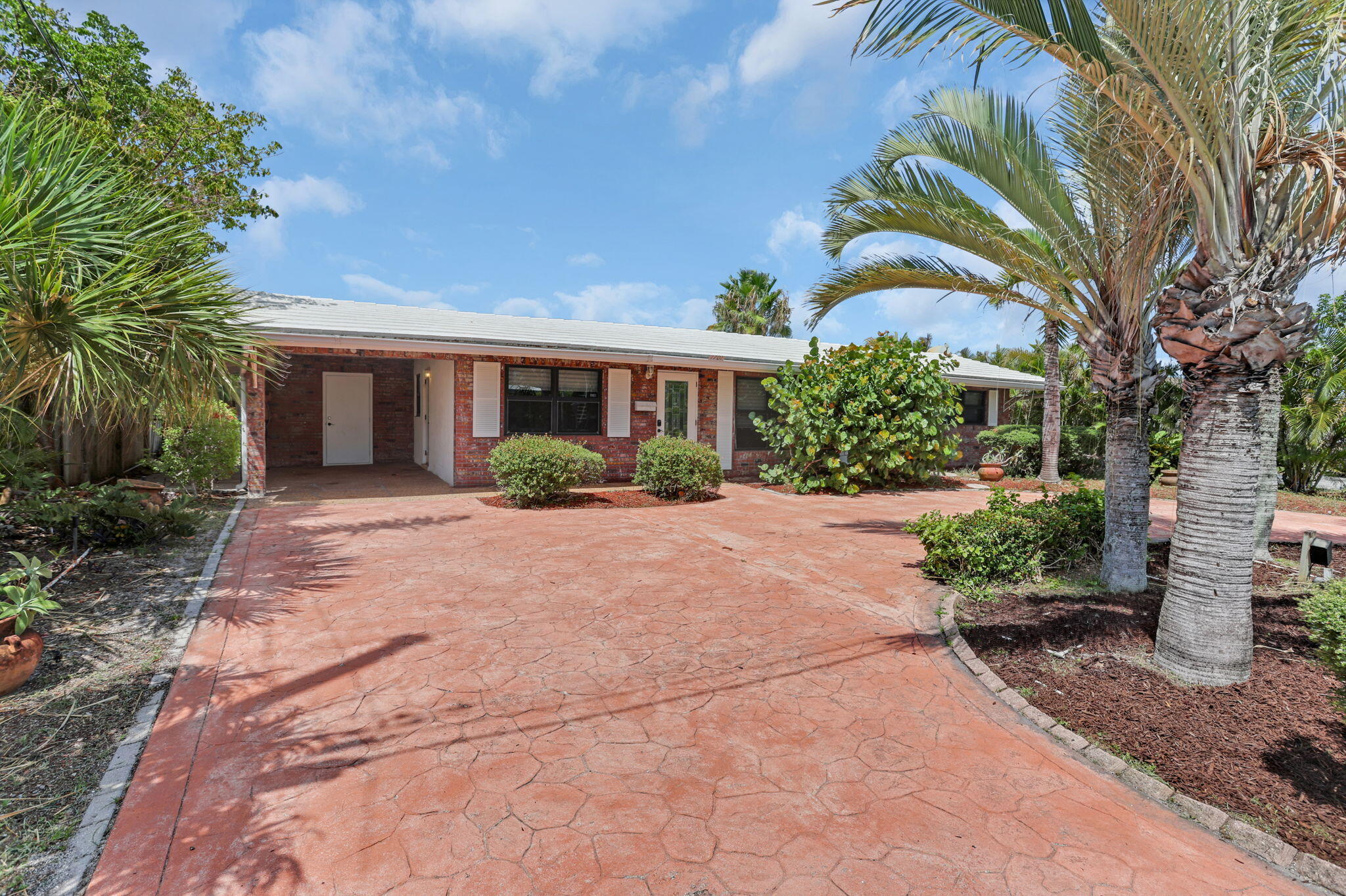Foto de propiedad en 1701 NE 63rd Court, Fort Lauderdale, FL 33334 Fort Lauderdale con MLS# 