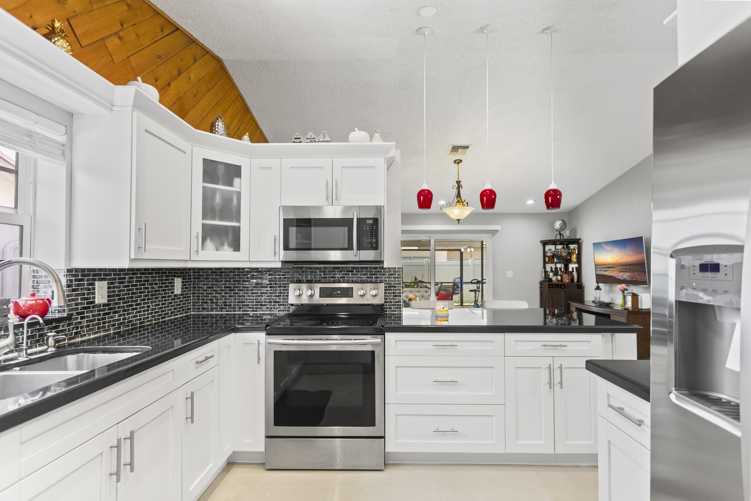 Foto de propiedad en 8620 NW 48th Street, Lauderhill, FL 33351 Lauderhill con MLS# 
