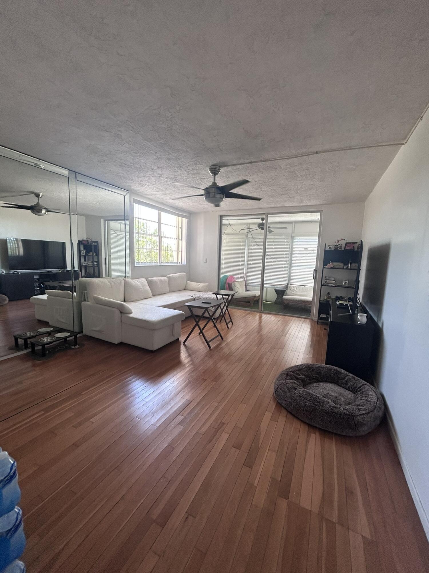 Foto de propiedad en 7300 NW 17th Street 402, Plantation, FL 33313 Plantation con MLS# 