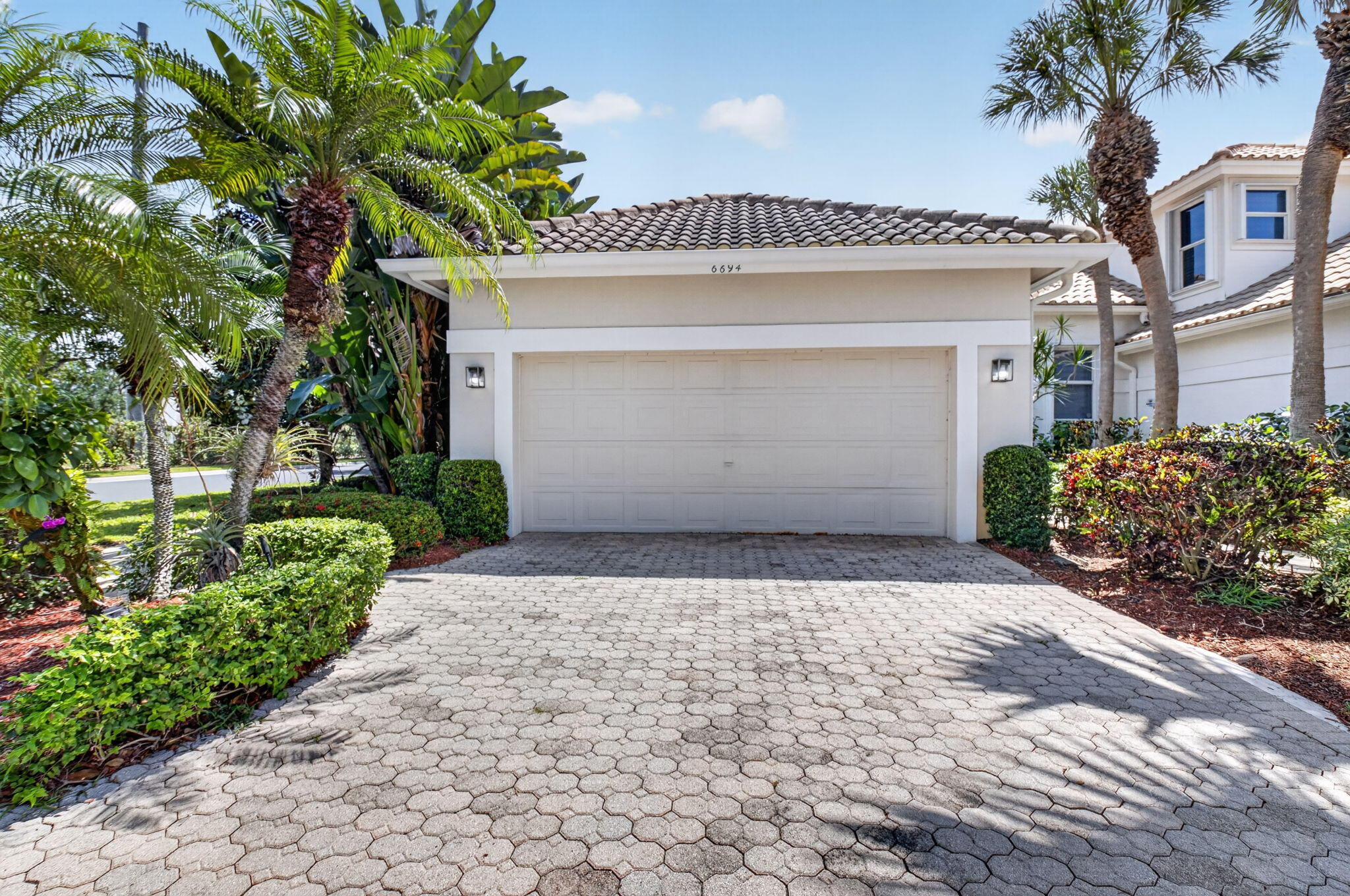 Foto de propiedad en 6694 NW 26th Way, Boca Raton, FL 33496 Boca Raton con MLS# 