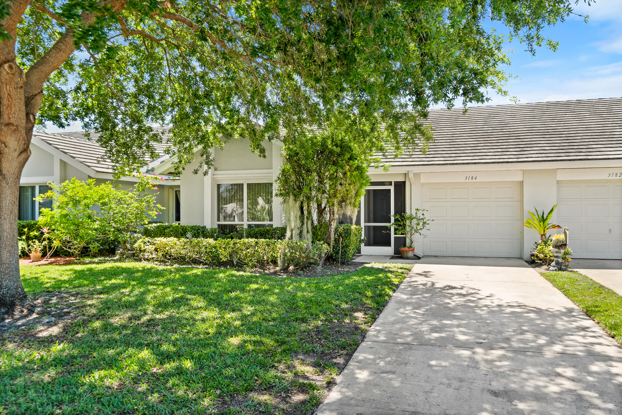 Foto de propiedad en 3184 SW Sunset Trace Circle, Palm City, FL 34990 Palm City con MLS# 