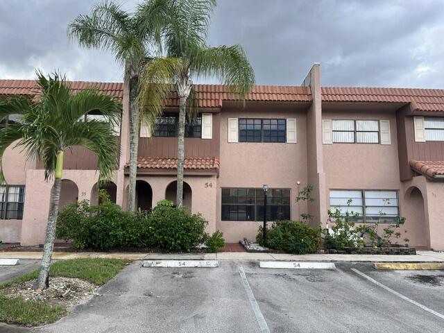 Foto de propiedad en 54 Matador Lane, Davie, FL 33324 Davie con MLS# 