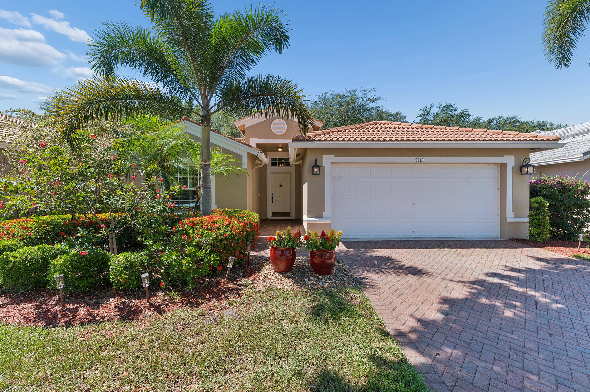 Foto de propiedad en 5318 VERNIO Lane, Boynton Beach, FL 33437 Boynton Beach con MLS# 