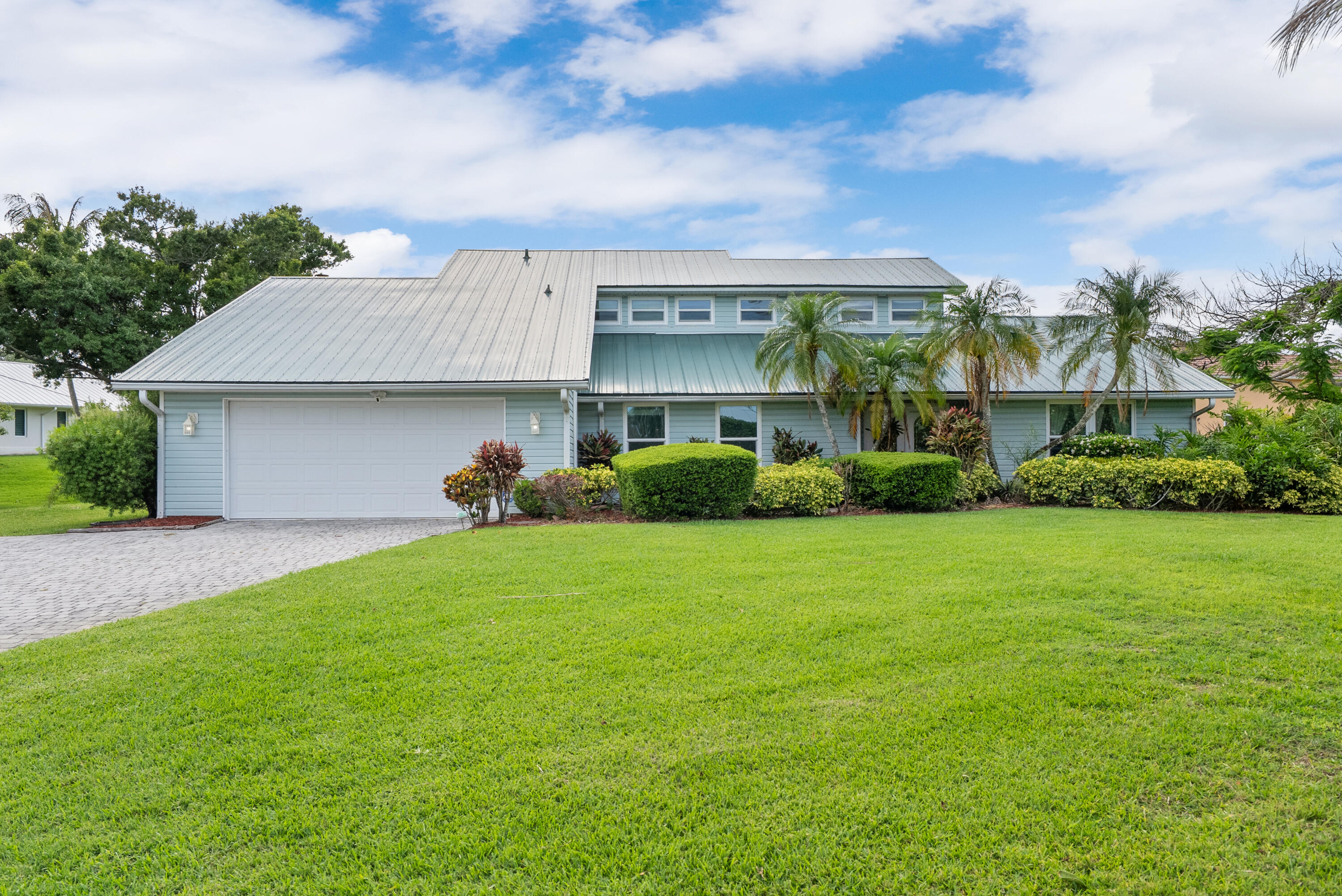 Foto de propiedad en 2415 NW Cove View, Stuart, FL 34994 Stuart con MLS# 