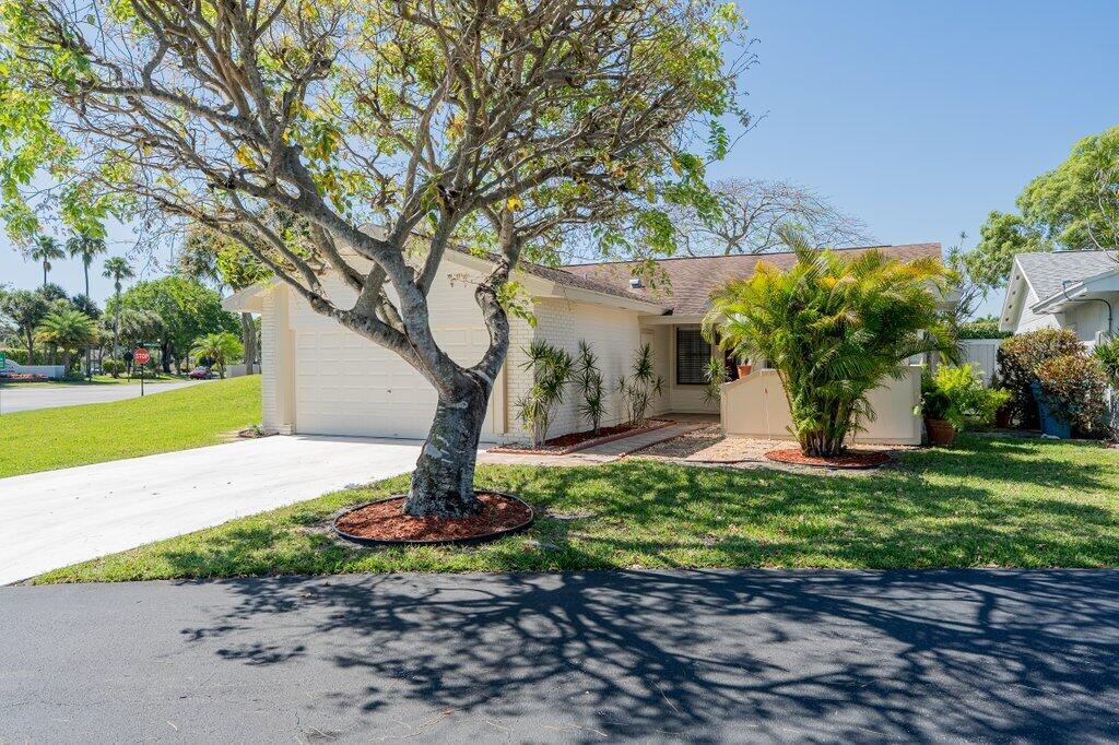 Foto de propiedad en 1 Afton Place, Boynton Beach, FL 33426 Boynton Beach con MLS# 