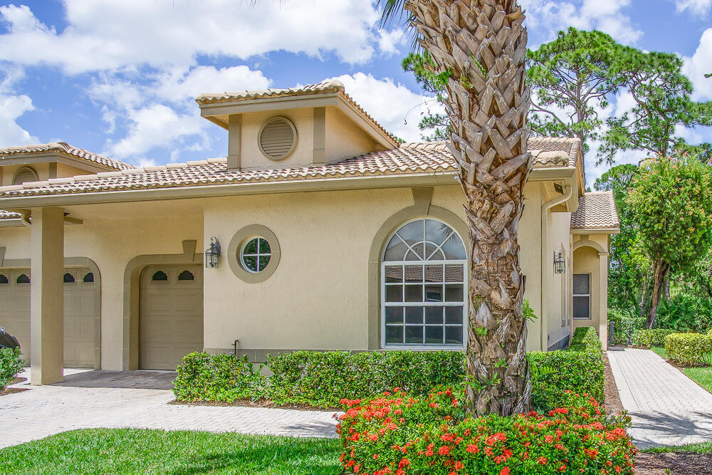 Foto de propiedad en 7084 Torrey Pines Circle, Port St. Lucie, FL 34986 Port St. Lucie con MLS# 