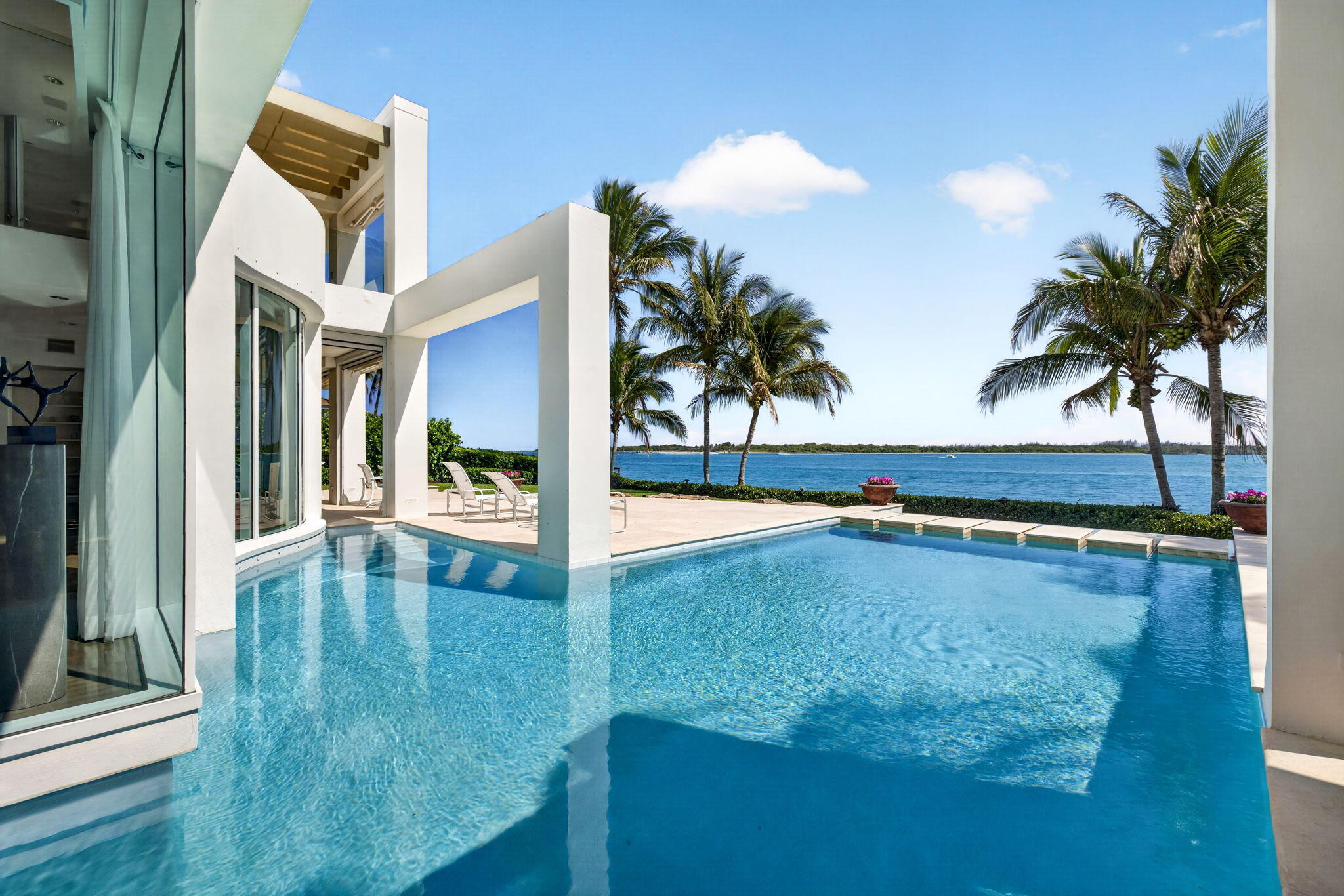 Foto de propiedad en 7034 SE Harbor Circle, Stuart, FL 34996 Stuart con MLS# 