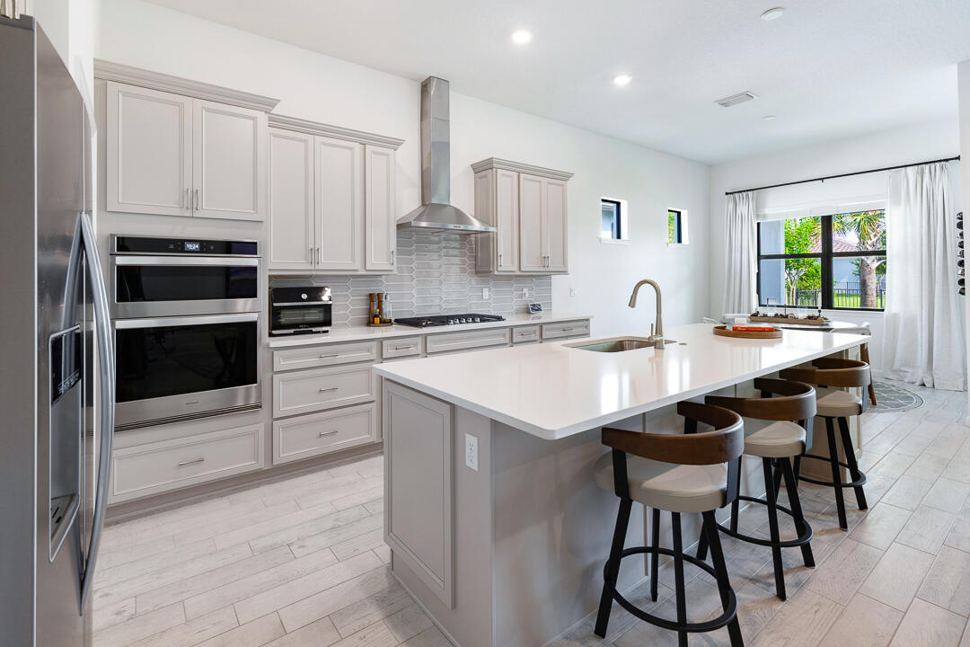 Foto de propiedad en 599 SE Villandry Way, Port St. Lucie, FL 34984 Port St. Lucie con MLS# 