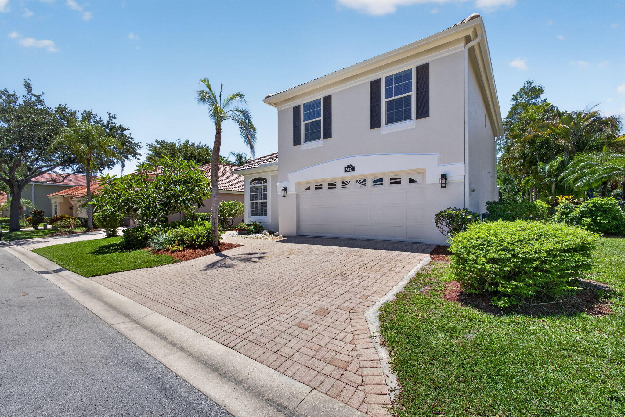 Foto de propiedad en 5137 Elpine Way, Riviera Beach, FL 33418 Riviera Beach con MLS# 