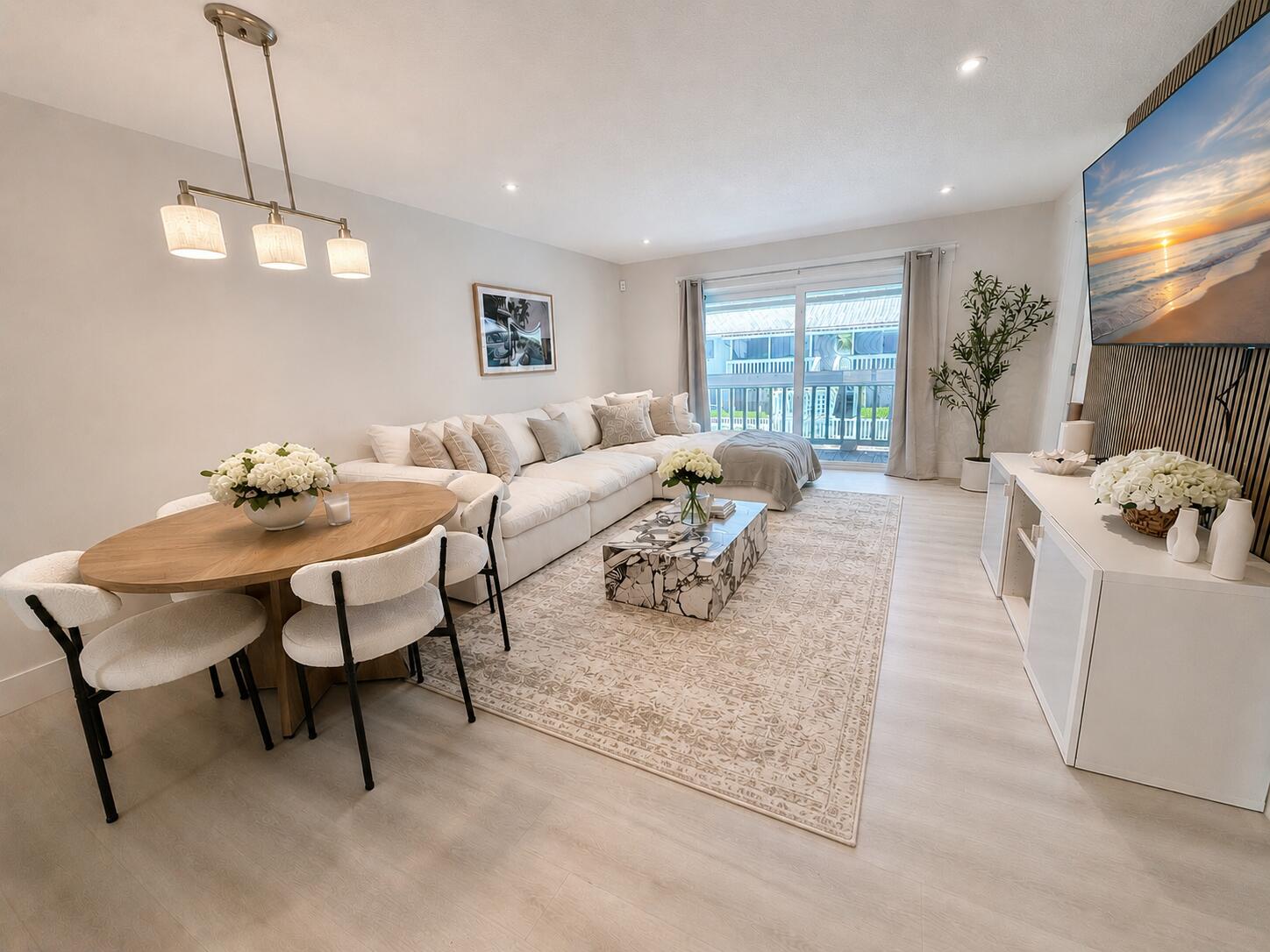 Large Living/Dining Room