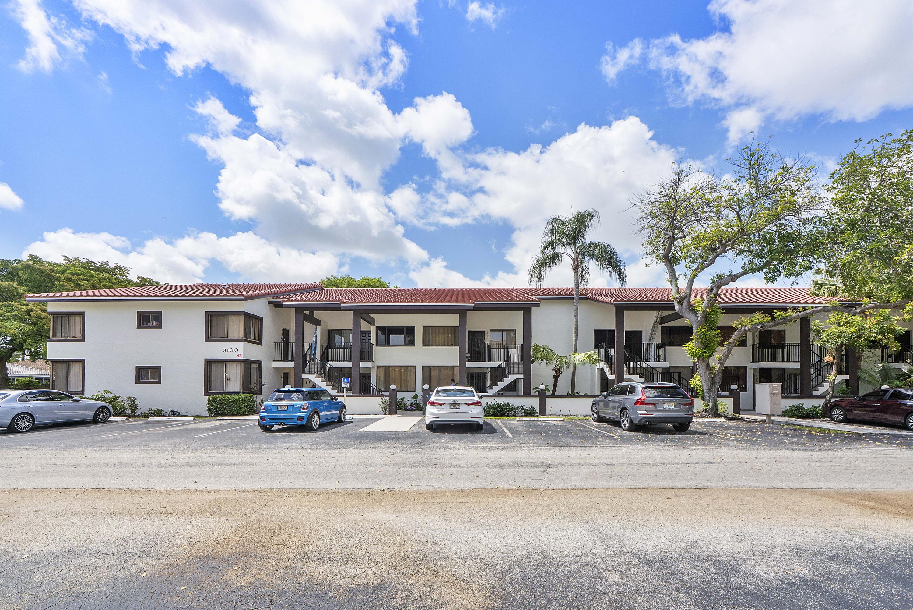 Foto de propiedad en 3100 NW 46th Street 102, Oakland Park, FL 33309 Oakland Park con MLS# 