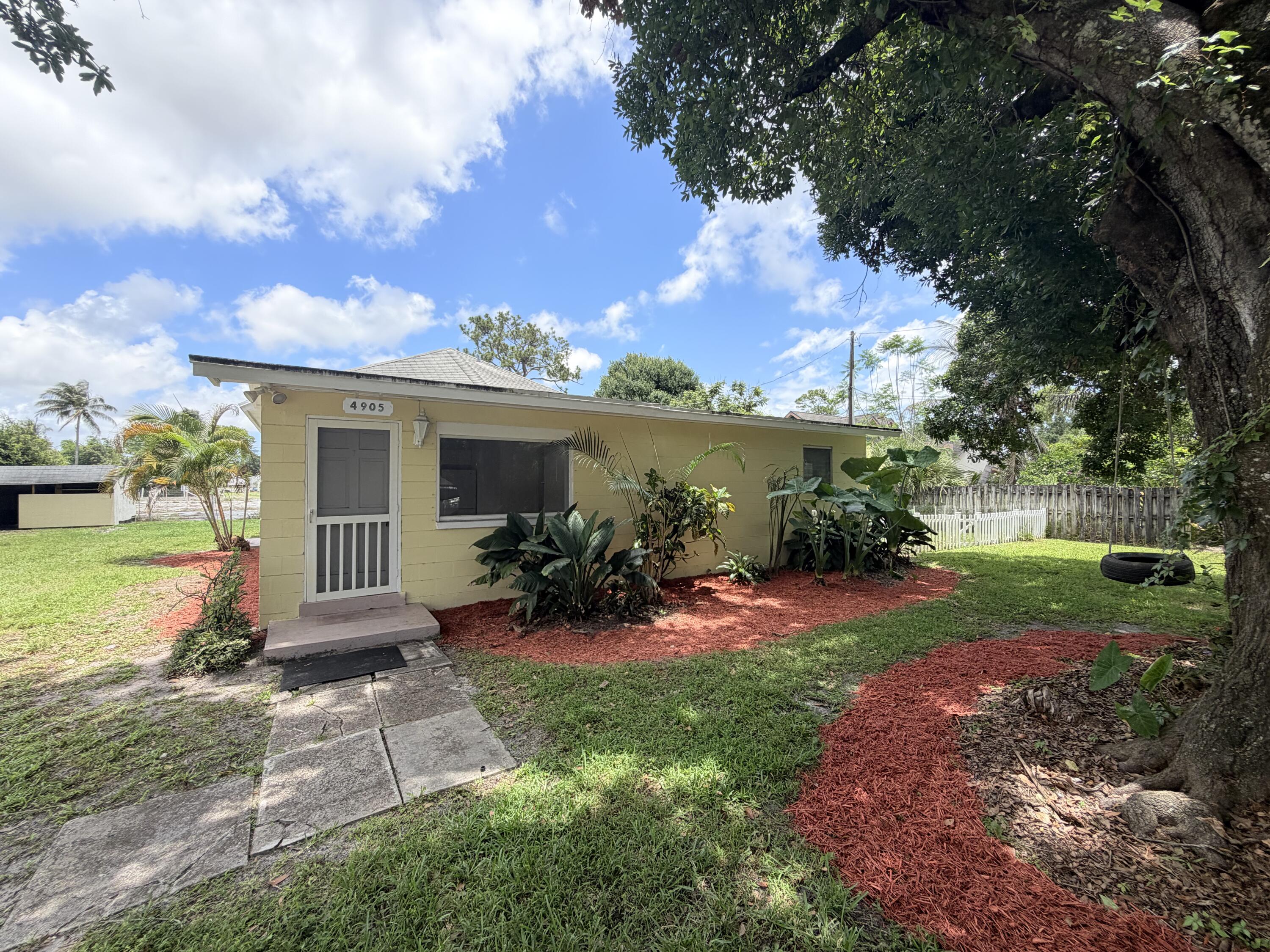 Foto de propiedad en 4905 Williams Road, Palm Beach Gardens, FL 33418 Palm Beach Gardens con MLS# 