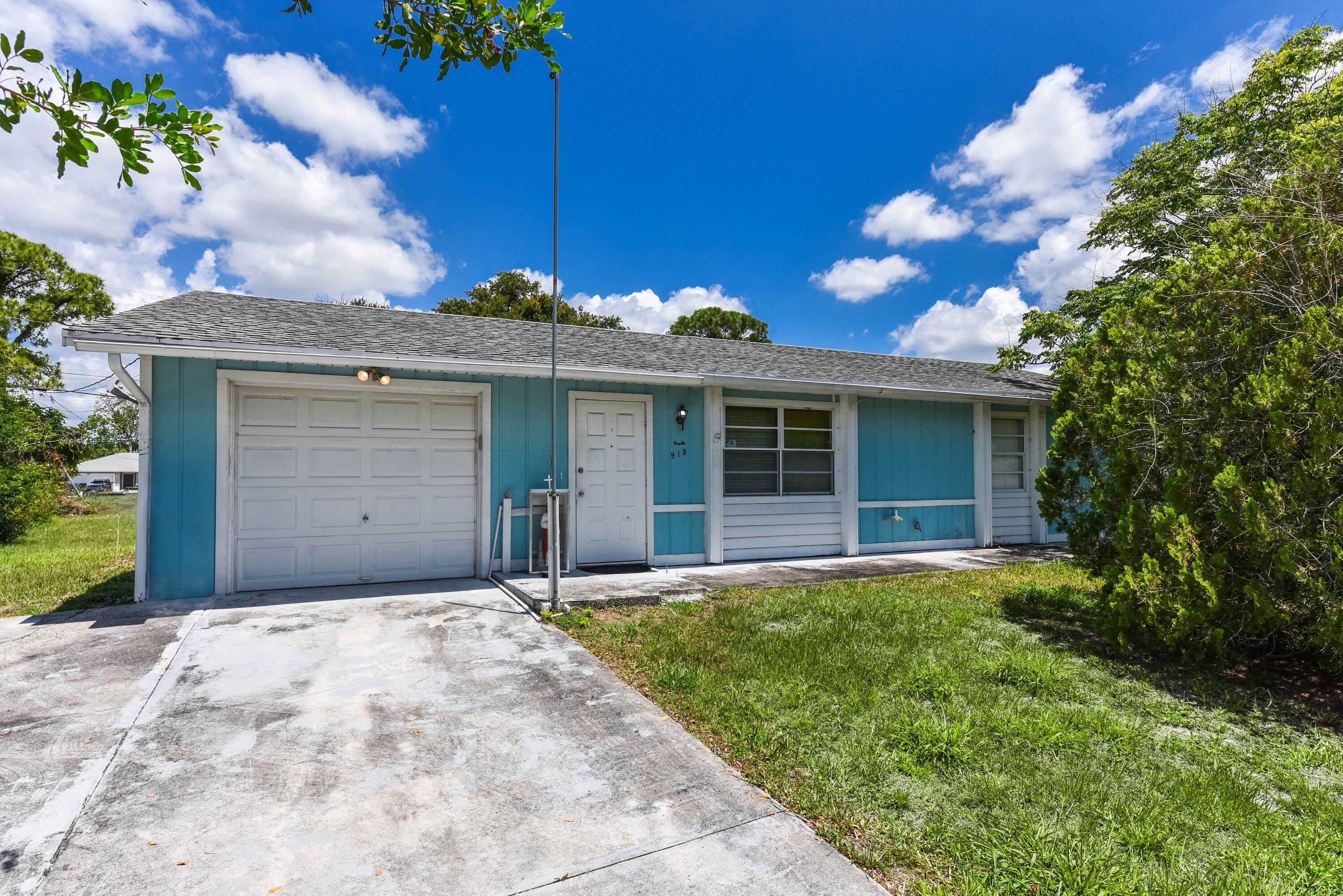 Foto de propiedad en 915 SW John Maccormack Terrace, Port St. Lucie, FL 34953 Port St. Lucie con MLS# 
