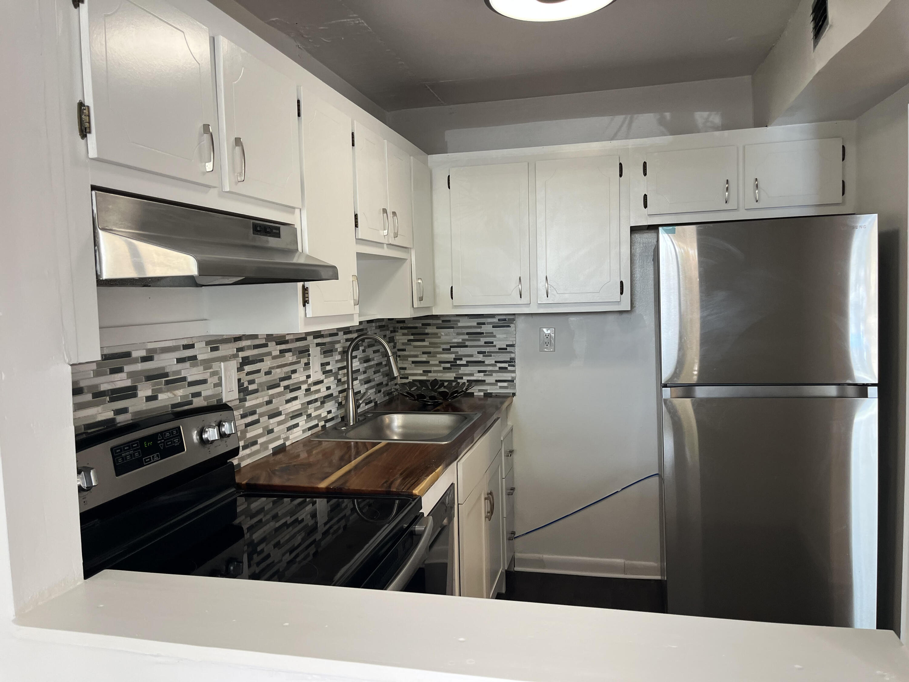 Vendido 9141 Sunrise Lakes Boulevard 115, Sunrise, FL 33322, Sunrise, FL 33322