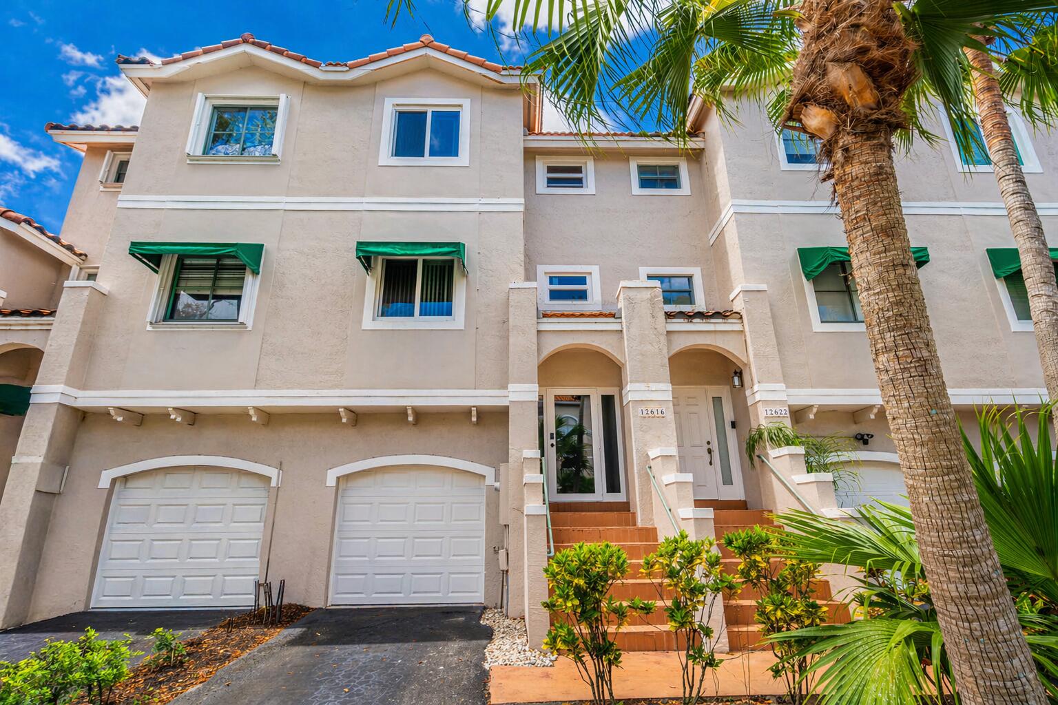 Foto de propiedad en 12616 NW 14th Court, Sunrise, FL 33323 Sunrise con MLS# 