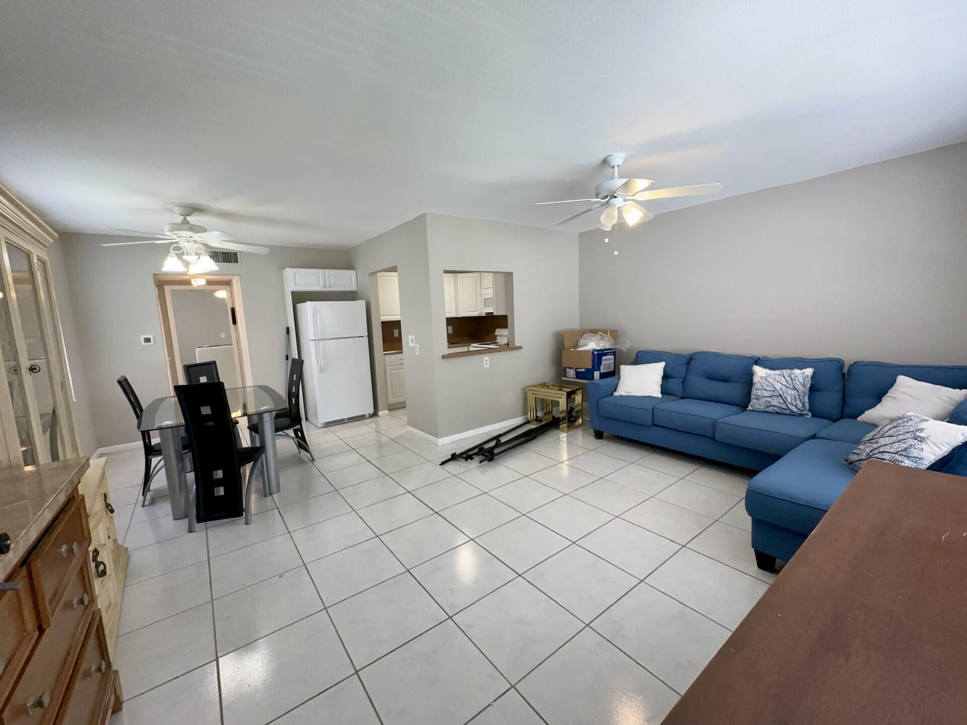 Foto de propiedad en 165 Coventry G, West Palm Beach, FL 33417 West Palm Beach con MLS# 