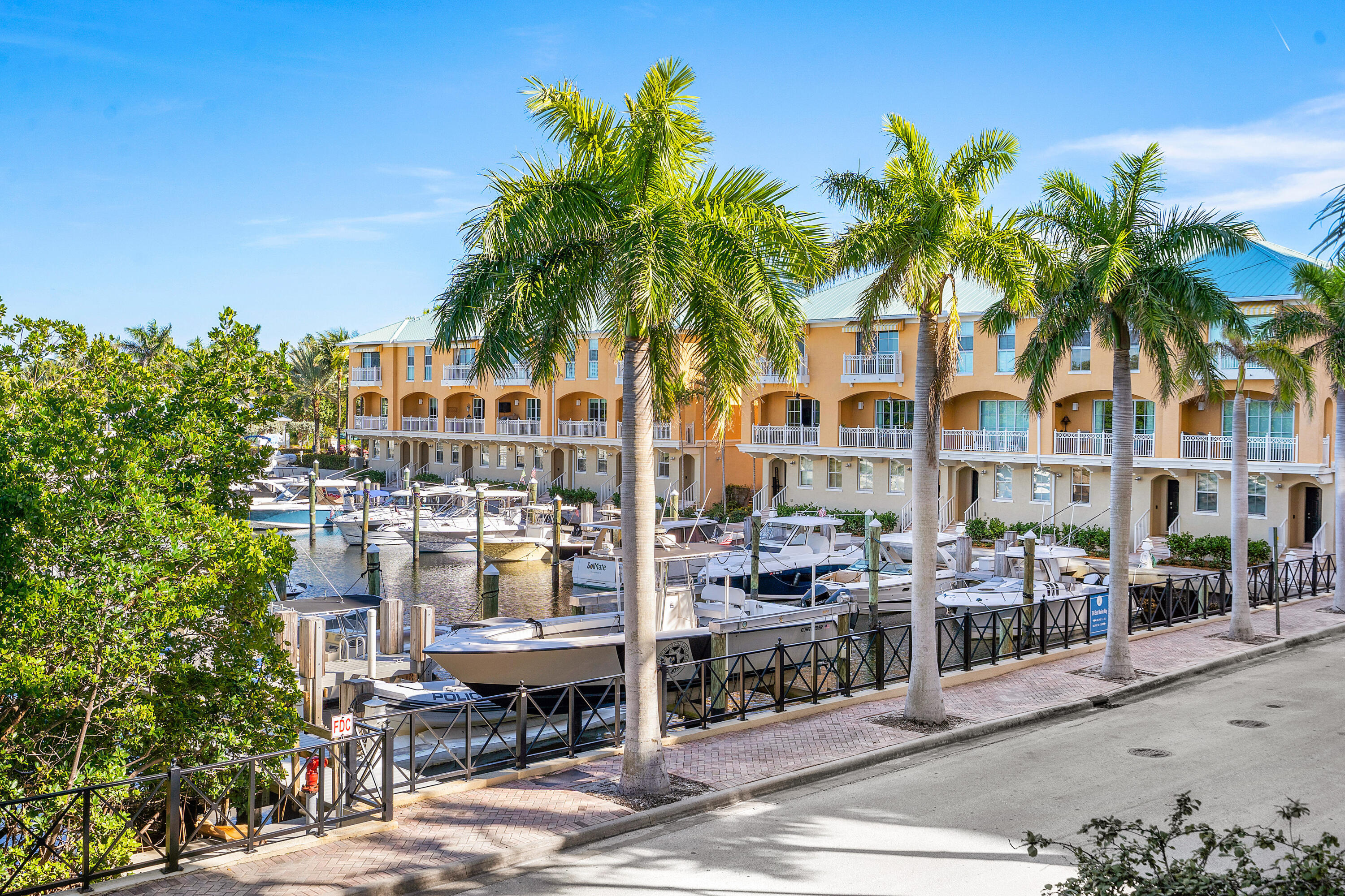Foto de propiedad en 700 E Boynton Beach Boulevard 202, Boynton Beach, FL 33435 Boynton Beach con MLS# 