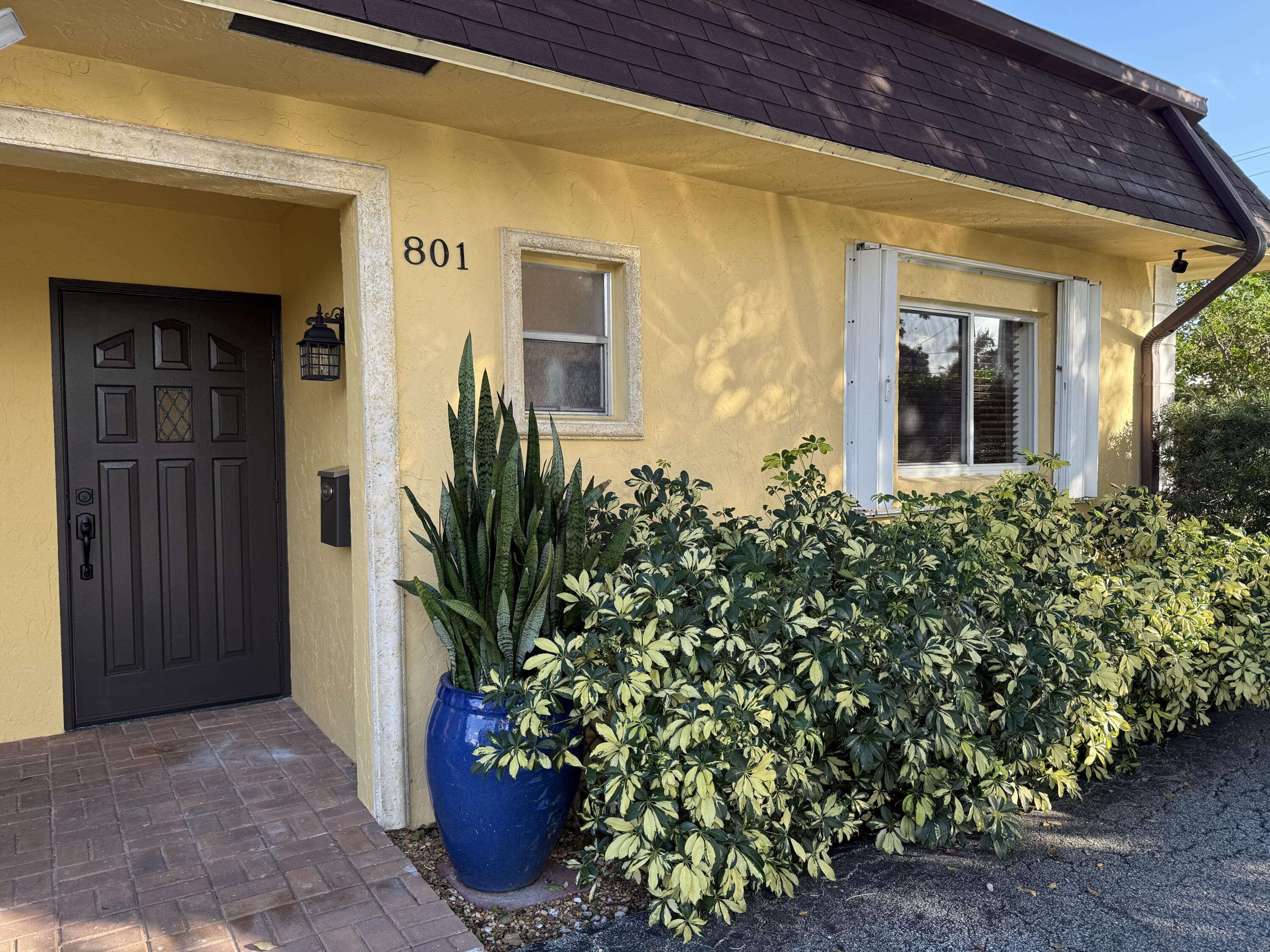 Foto de propiedad en 801 NE 2nd Avenue, Delray Beach, FL 33444 Delray Beach con MLS# 