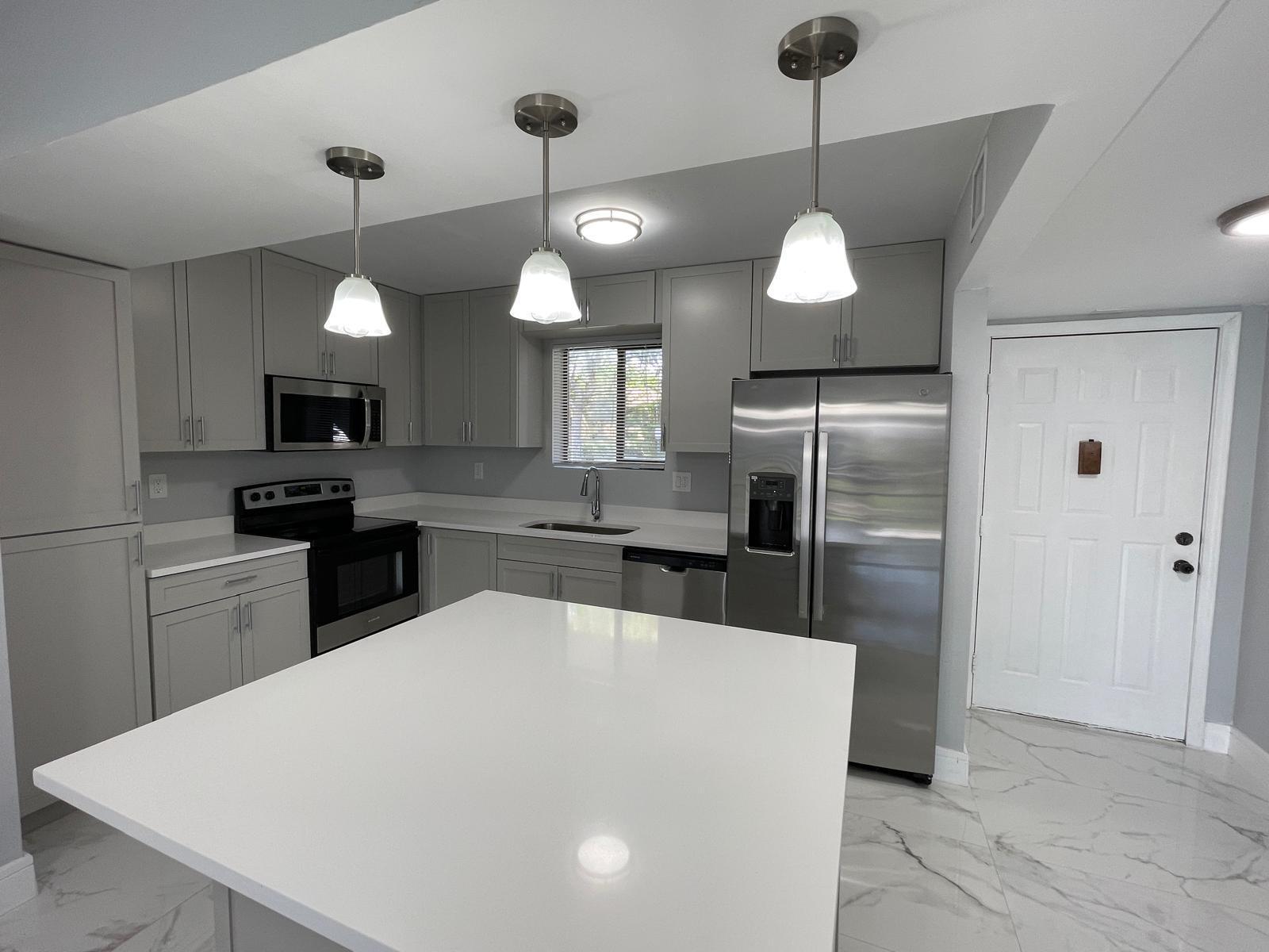 Foto de propiedad en 9509 SW 1st Court, Coral Springs, FL 33071 Coral Springs con MLS# 