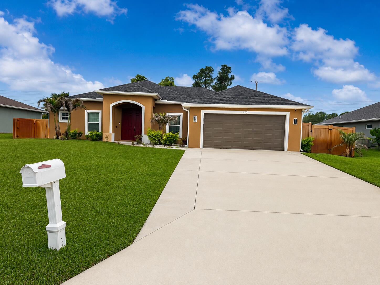 En Venta 170 SW Pilsner Circle, Port St. Lucie, FL 34953, Port St. Lucie, FL 34953