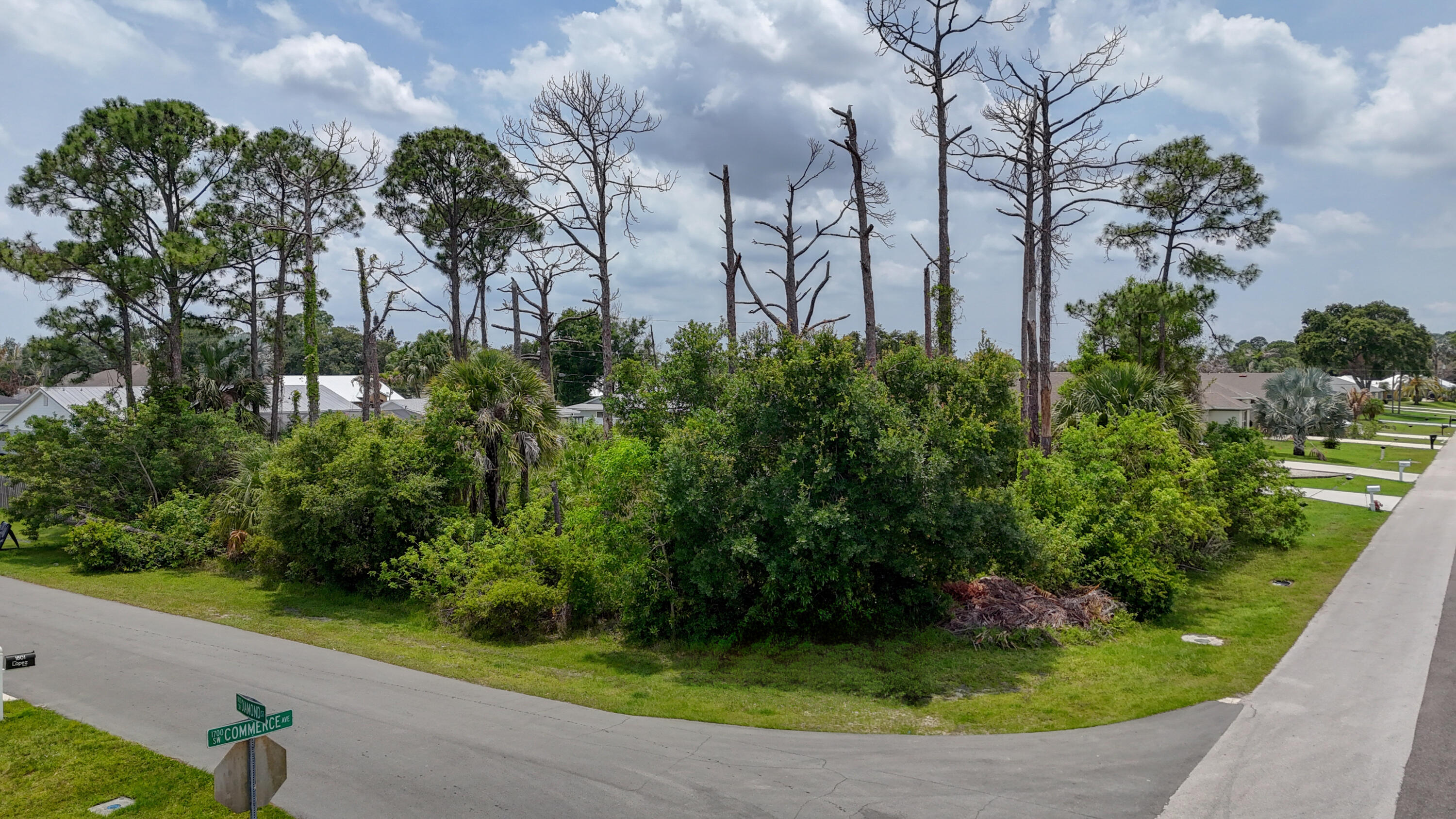 Foto de propiedad en 1802 SW Diamond Street, Port St. Lucie, FL 34953 Port St. Lucie con MLS# 