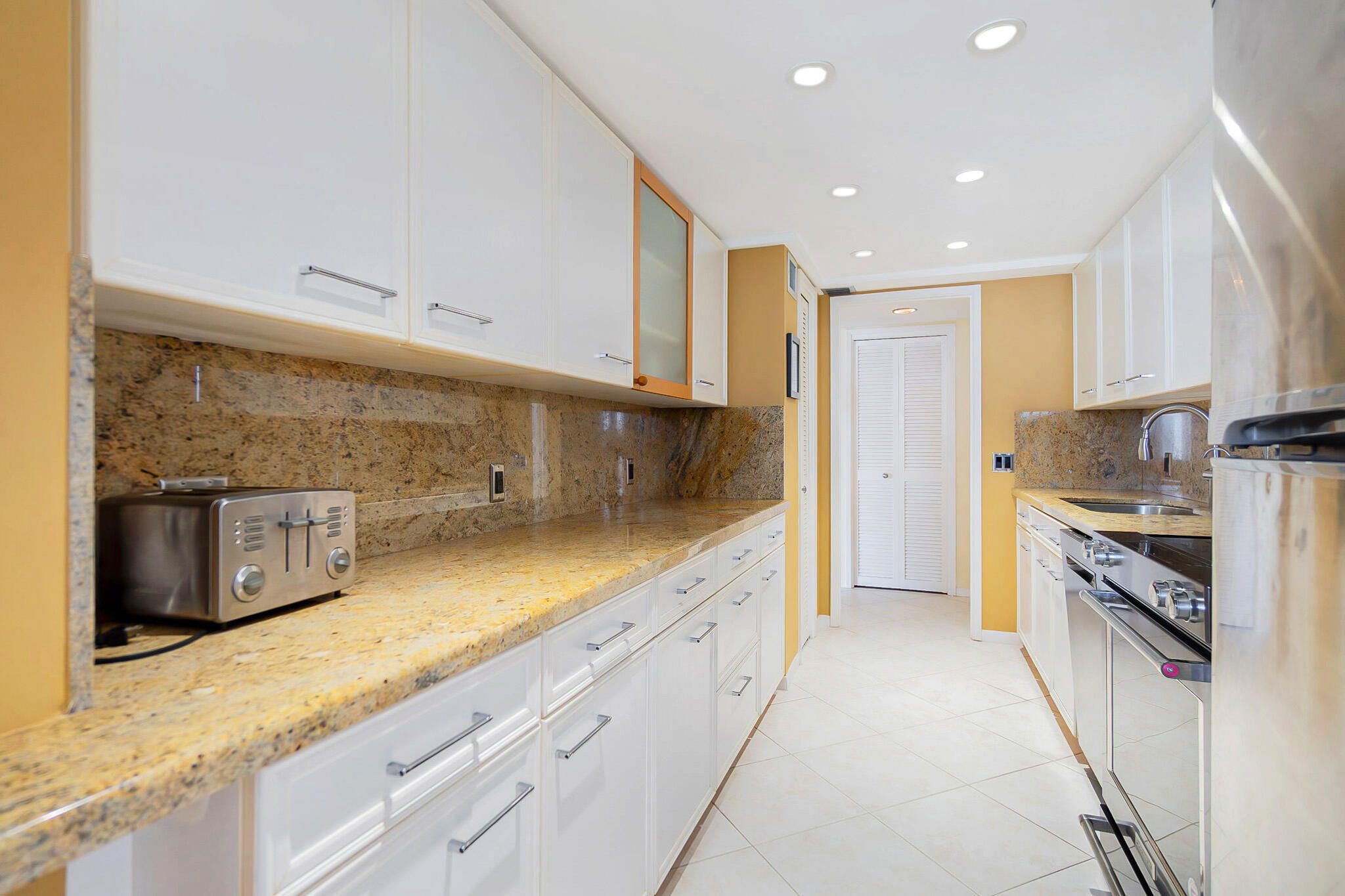 Foto de propiedad en 3570 S Ocean Boulevard 610, South Palm Beach, FL 33480 South Palm Beach con MLS# 