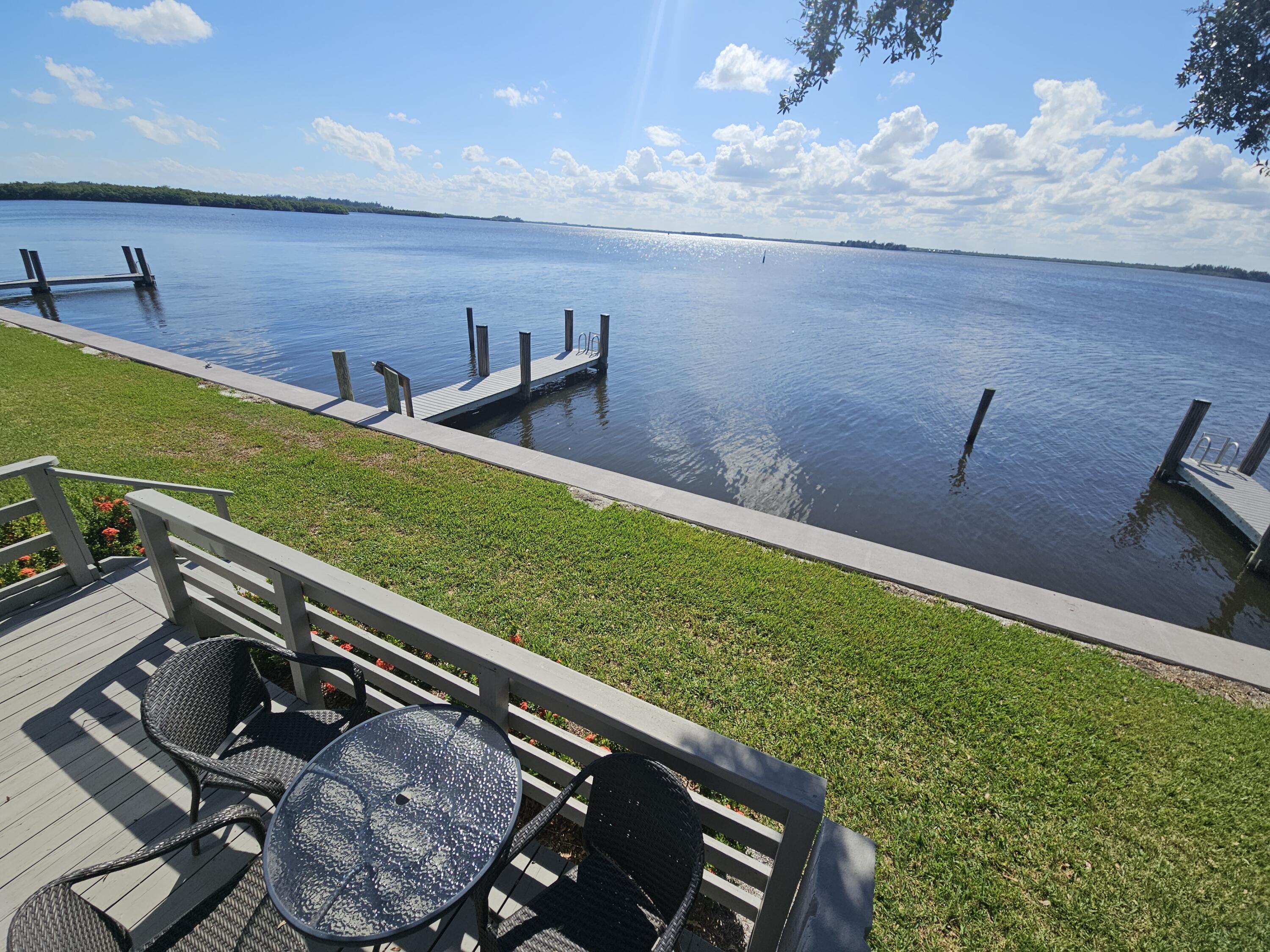 Foto de propiedad en 201 Spyglass Lane, Vero Beach, FL 32963 Vero Beach con MLS# 