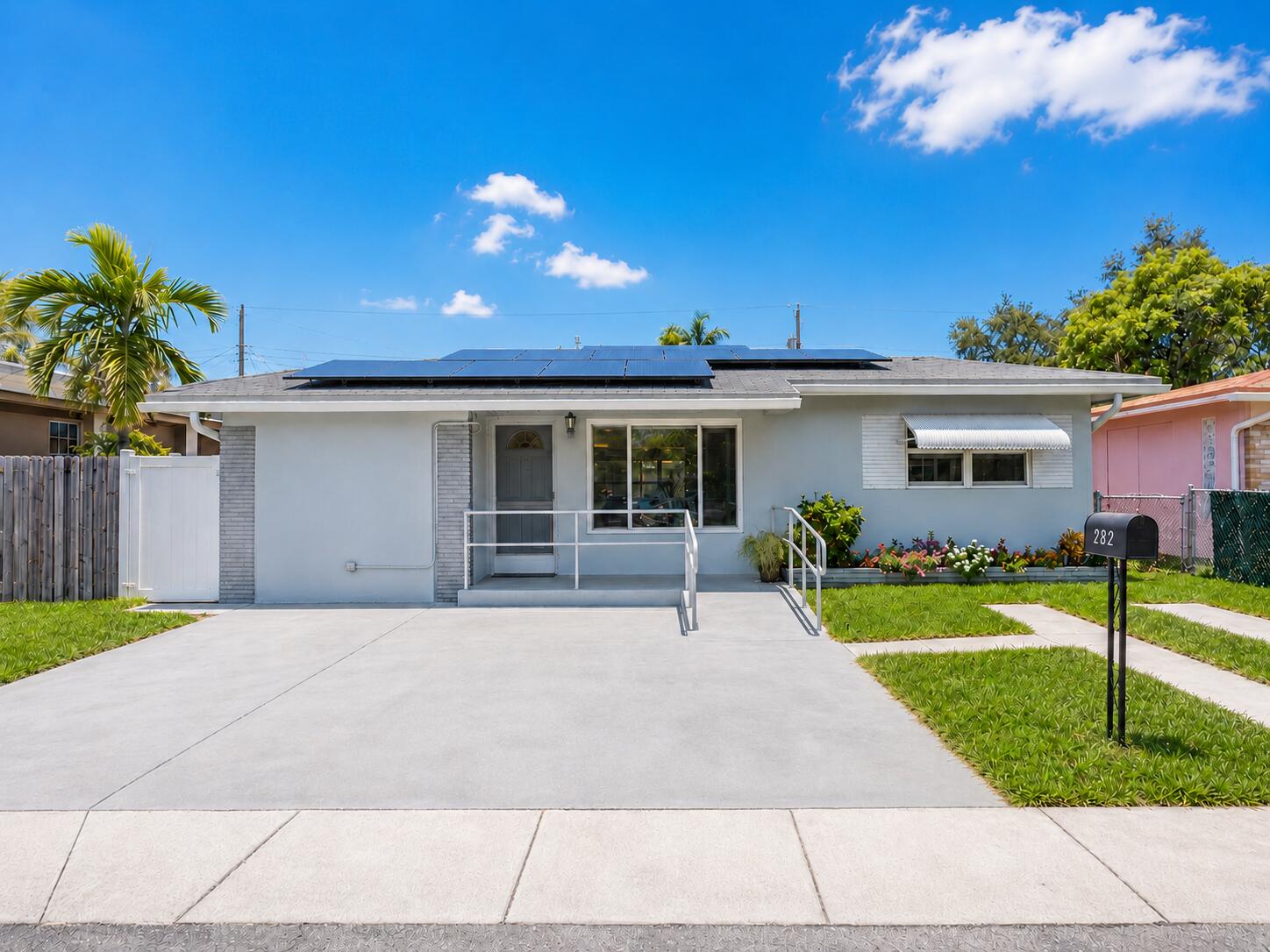 Foto de propiedad en 262 SW 8th Street, Dania Beach, FL 33004 Dania Beach con MLS# 