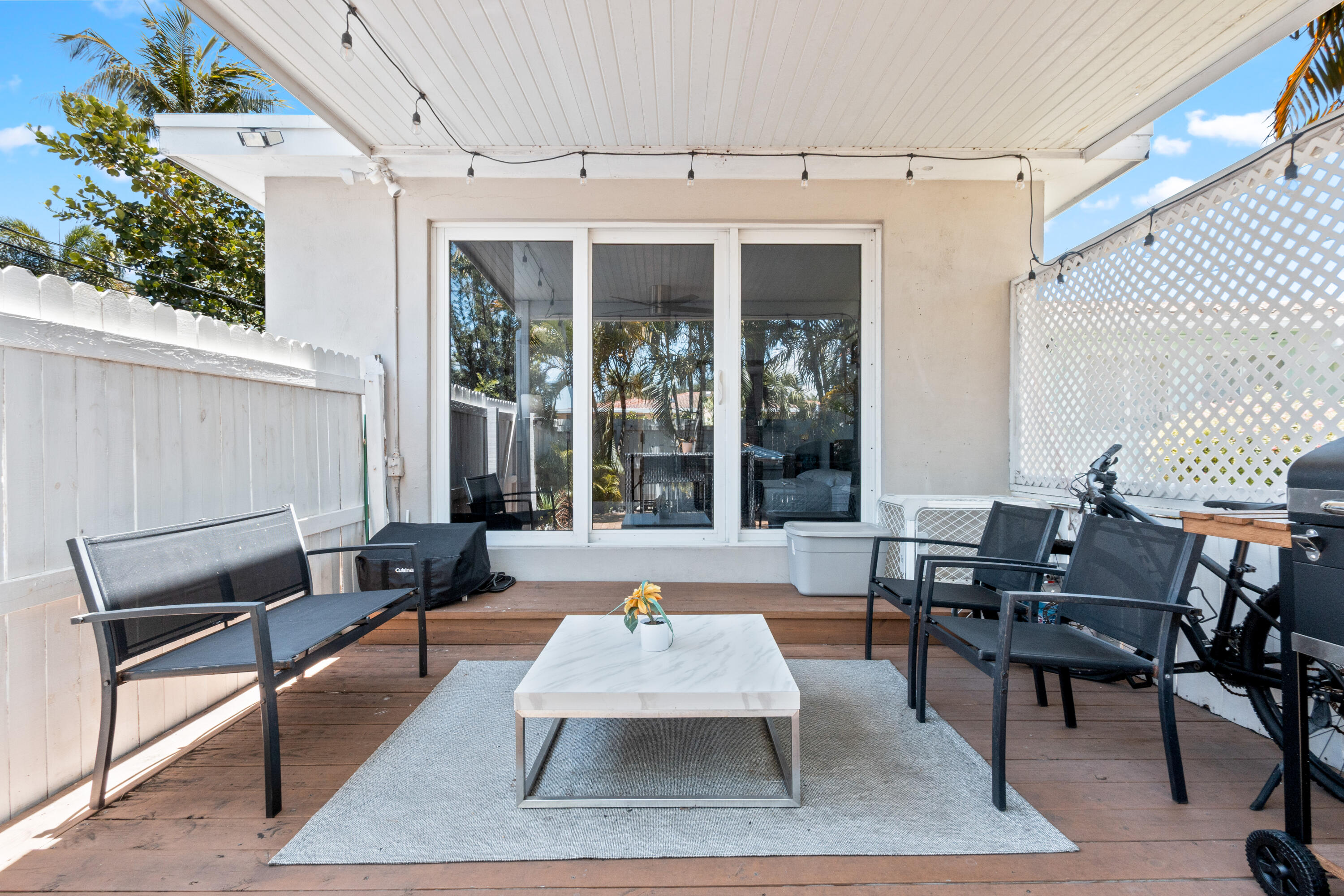 Foto de propiedad en 1603 Jefferson Street, Hollywood, FL 33020 Hollywood con MLS# 
