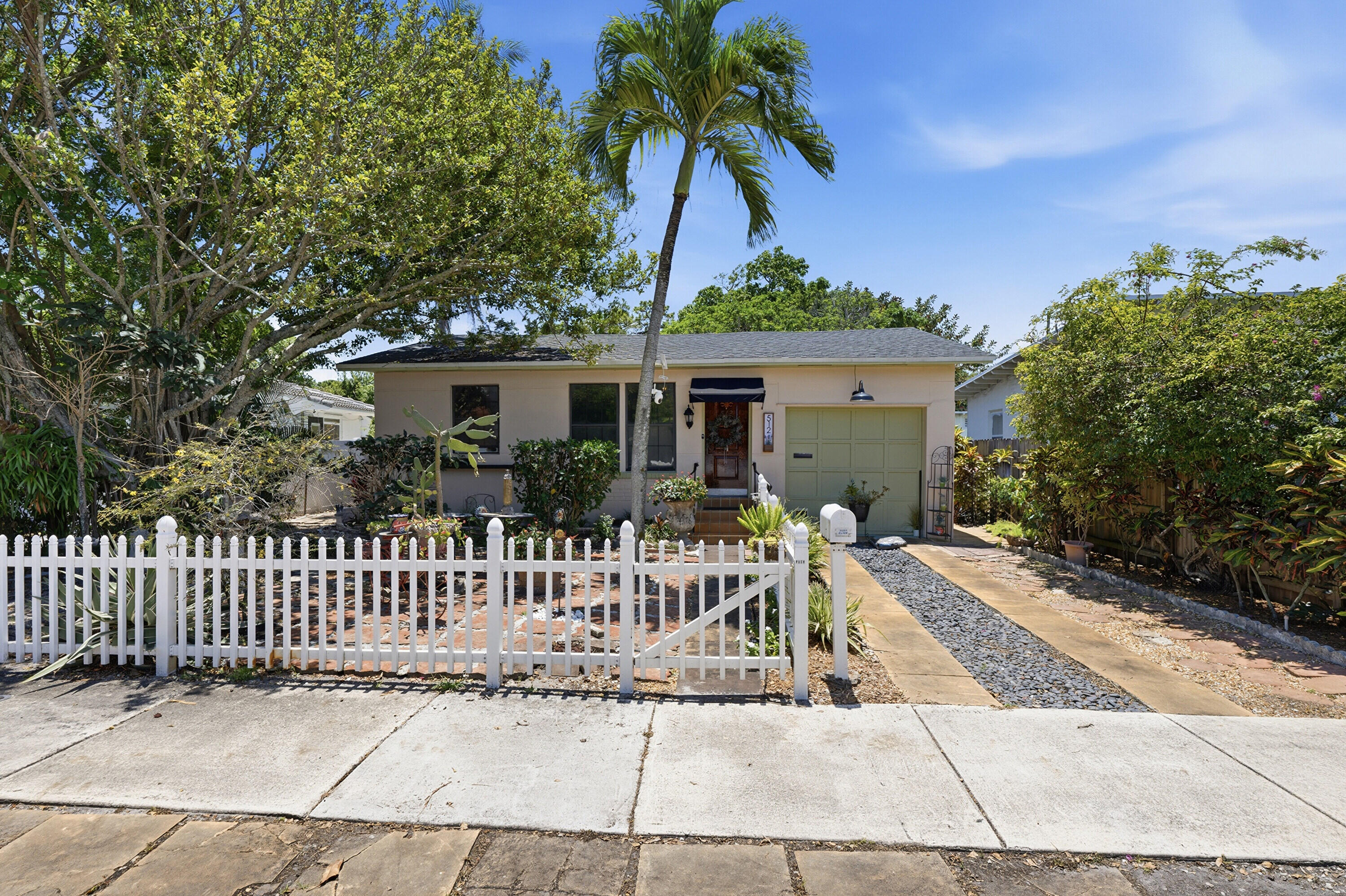Foto de propiedad en 512 SW 15th Street, Fort Lauderdale, FL 33315 Fort Lauderdale con MLS# 