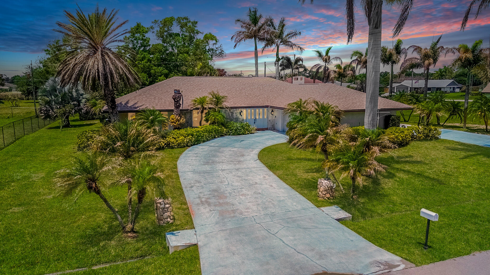 Foto de propiedad en 2814 SE Calvin Street, Port St. Lucie, FL 34952 Port St. Lucie con MLS# 