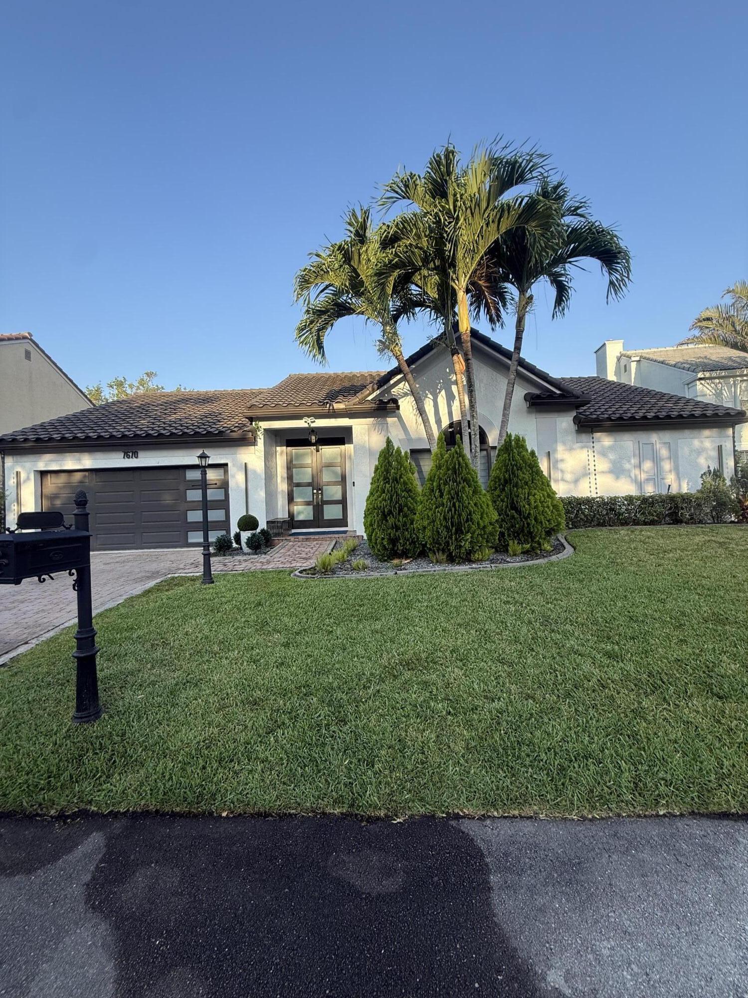 Foto de propiedad en 7670 Live Oak Drive, Coral Springs, FL 33065 Coral Springs con MLS# 
