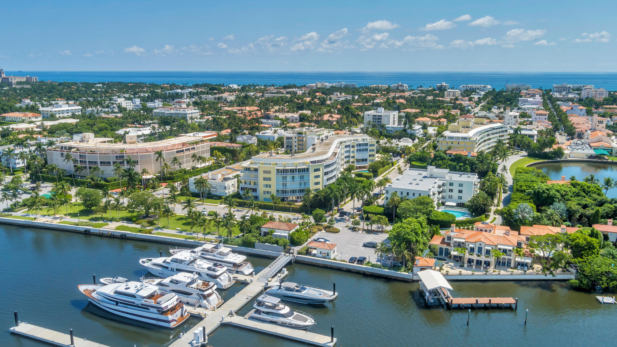 Foto de propiedad en 389 S Lake Drive Phb, Palm Beach, FL 33480 Palm Beach con MLS# 