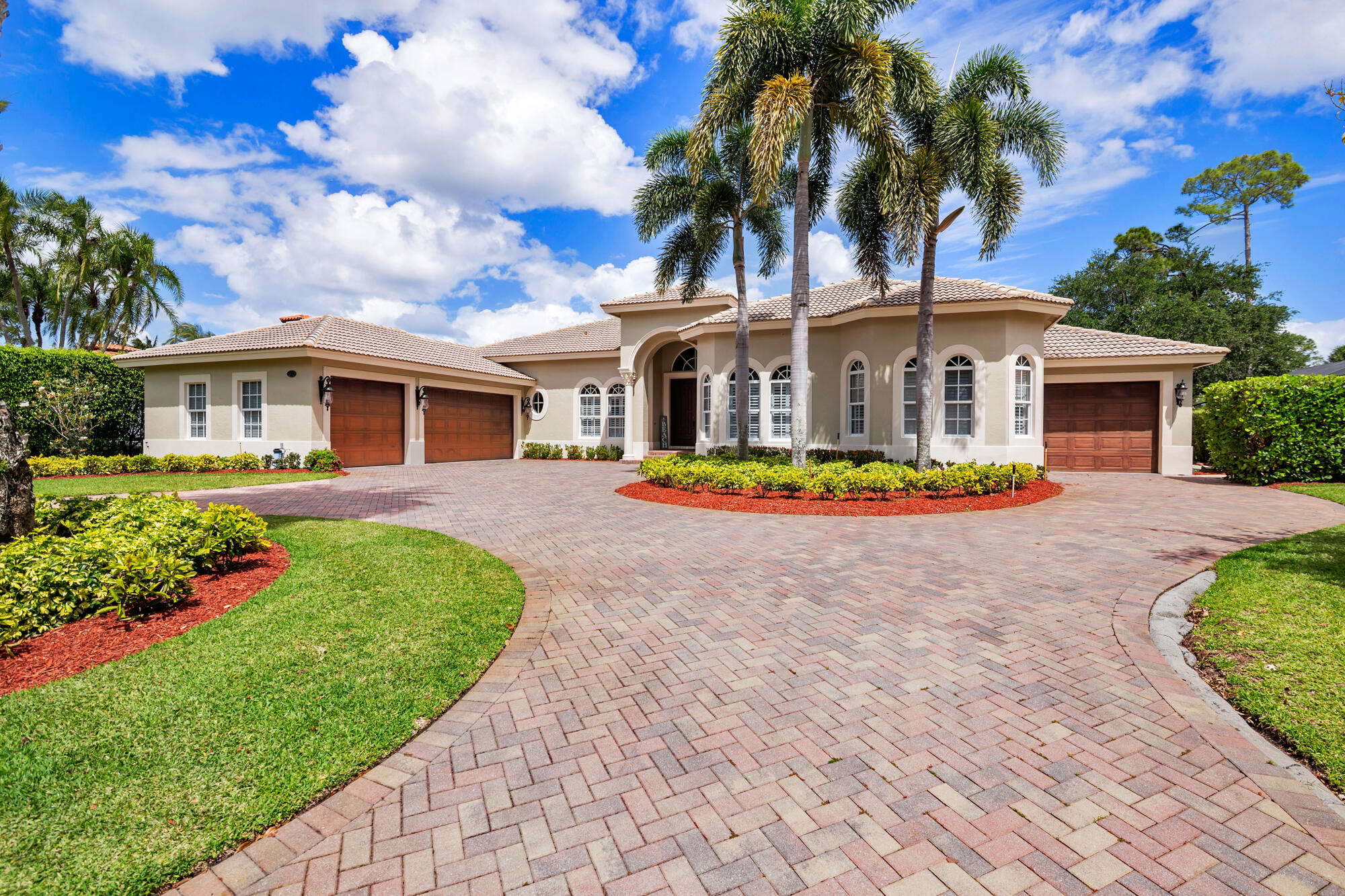 En Venta 594 N Country Club Drive, Atlantis, FL 33462, Atlantis, FL 33462